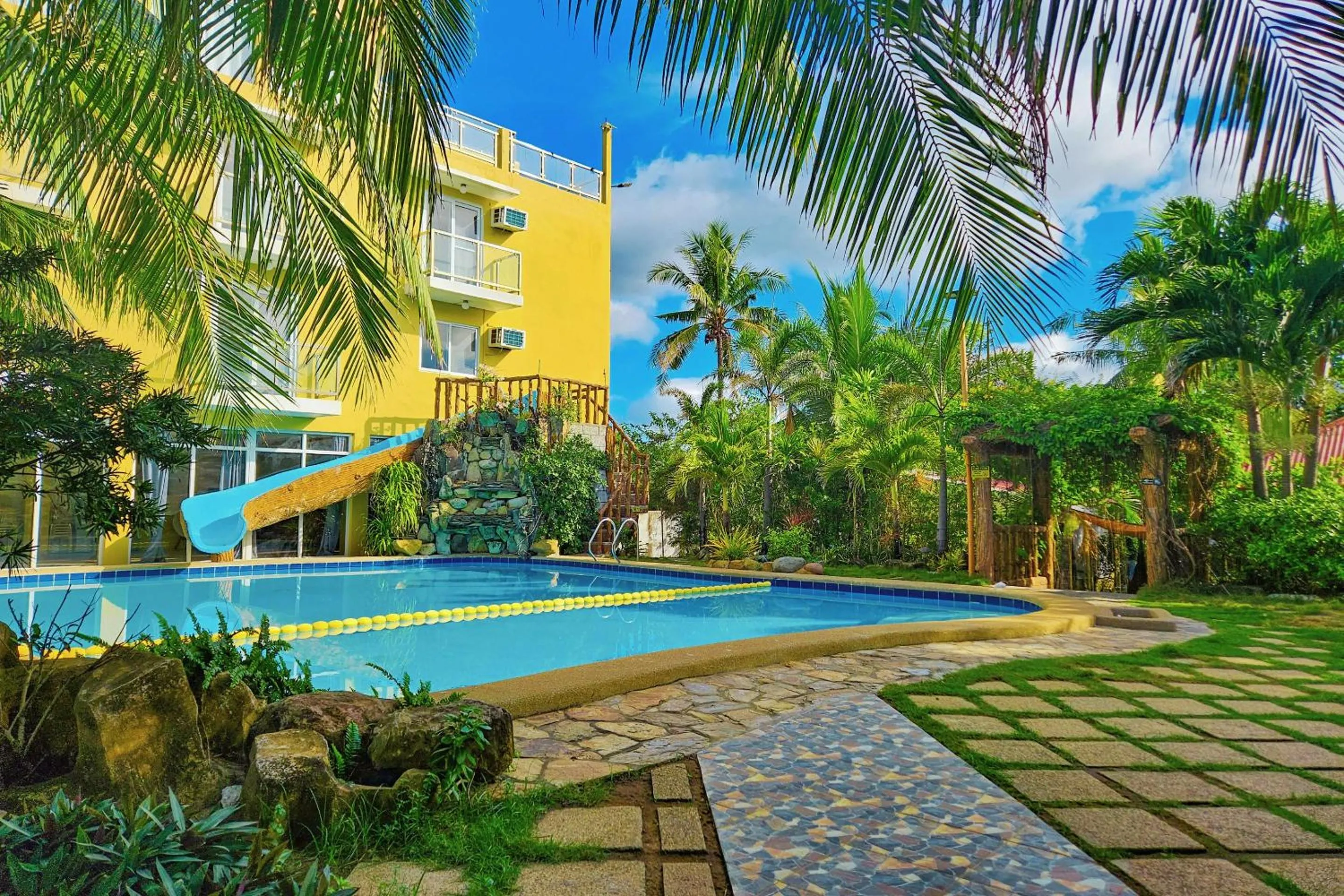 Crystal Shores Beach Resort powered by Cocotel