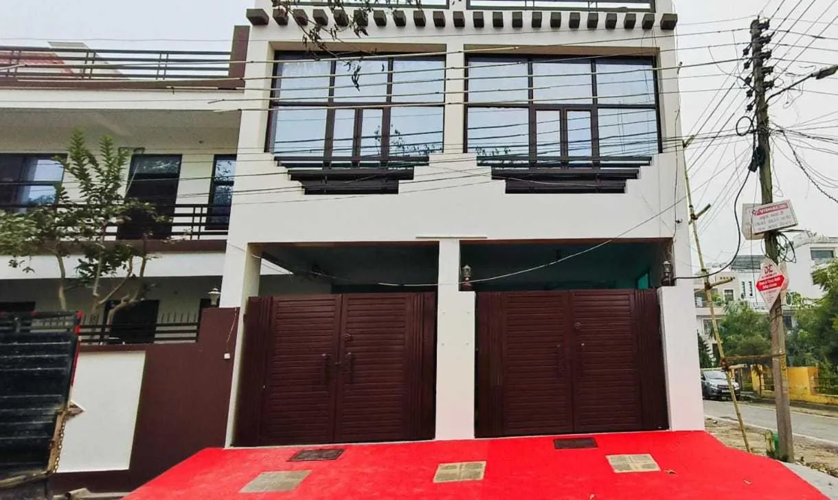 Facade/entrance in Super Hotel O New A V Hospitality