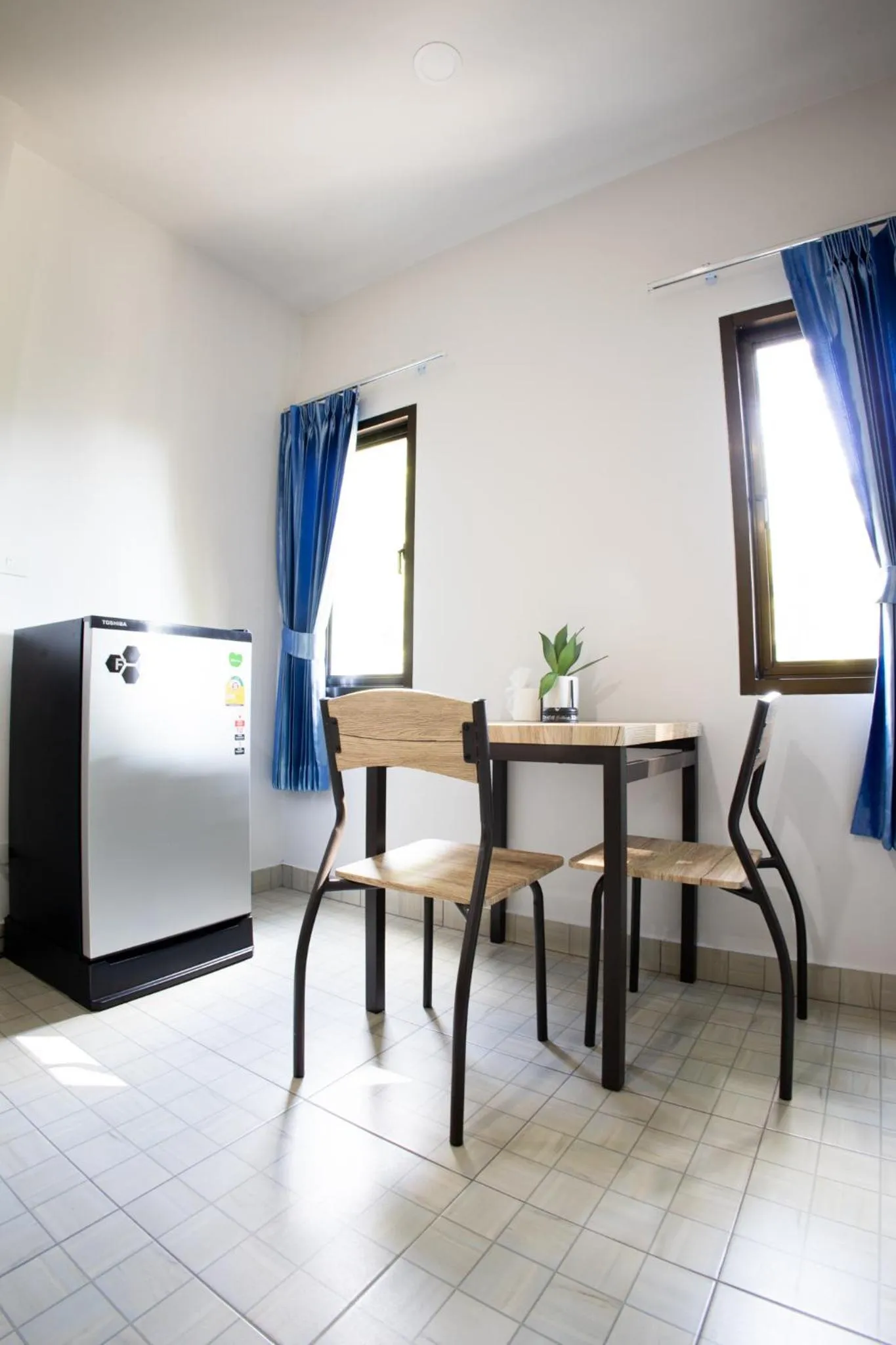 Seating area, Bed in Grand View Premium