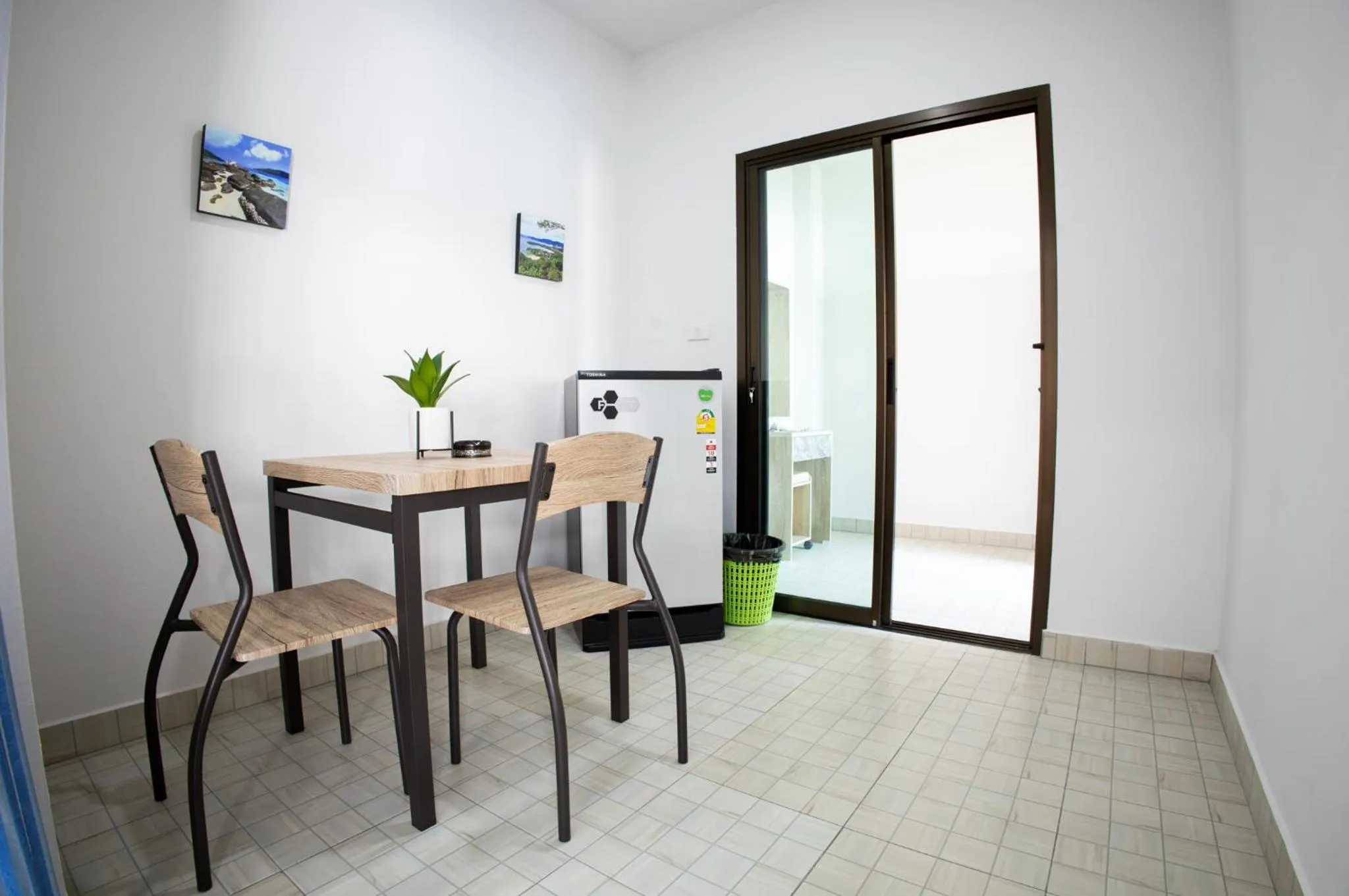 Seating area in Grand View Premium