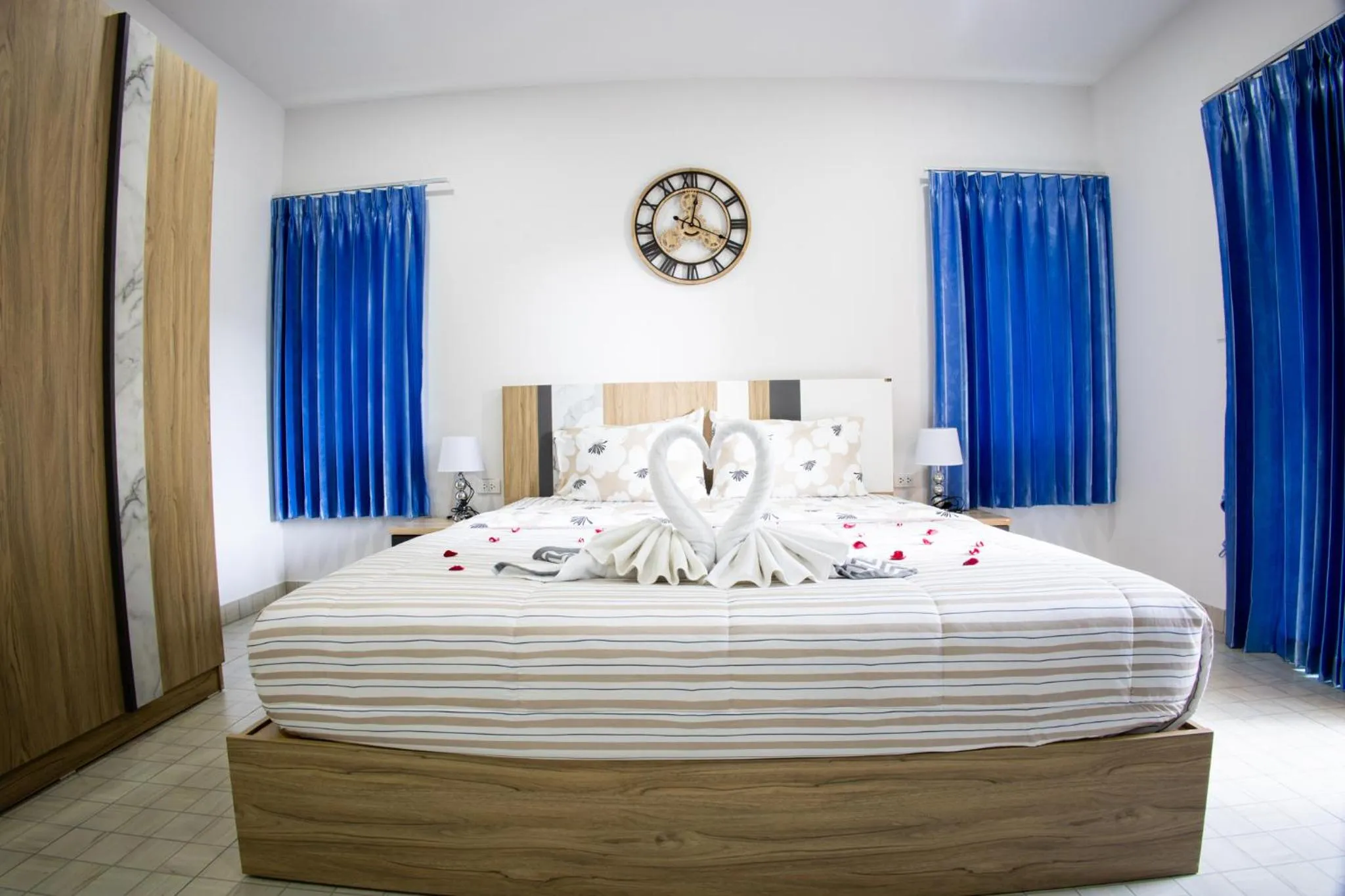 Bed in Grand View Premium