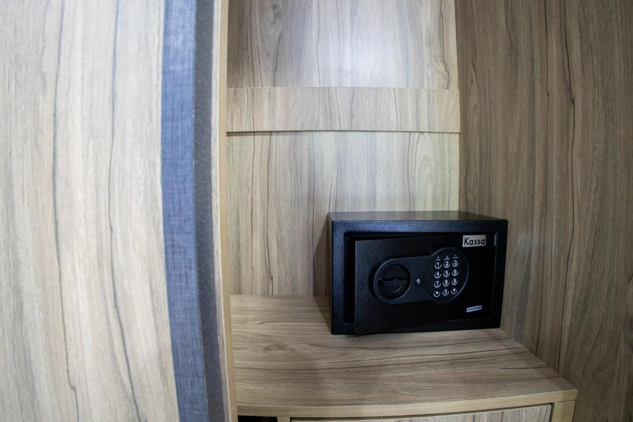 safe in Grand View Premium