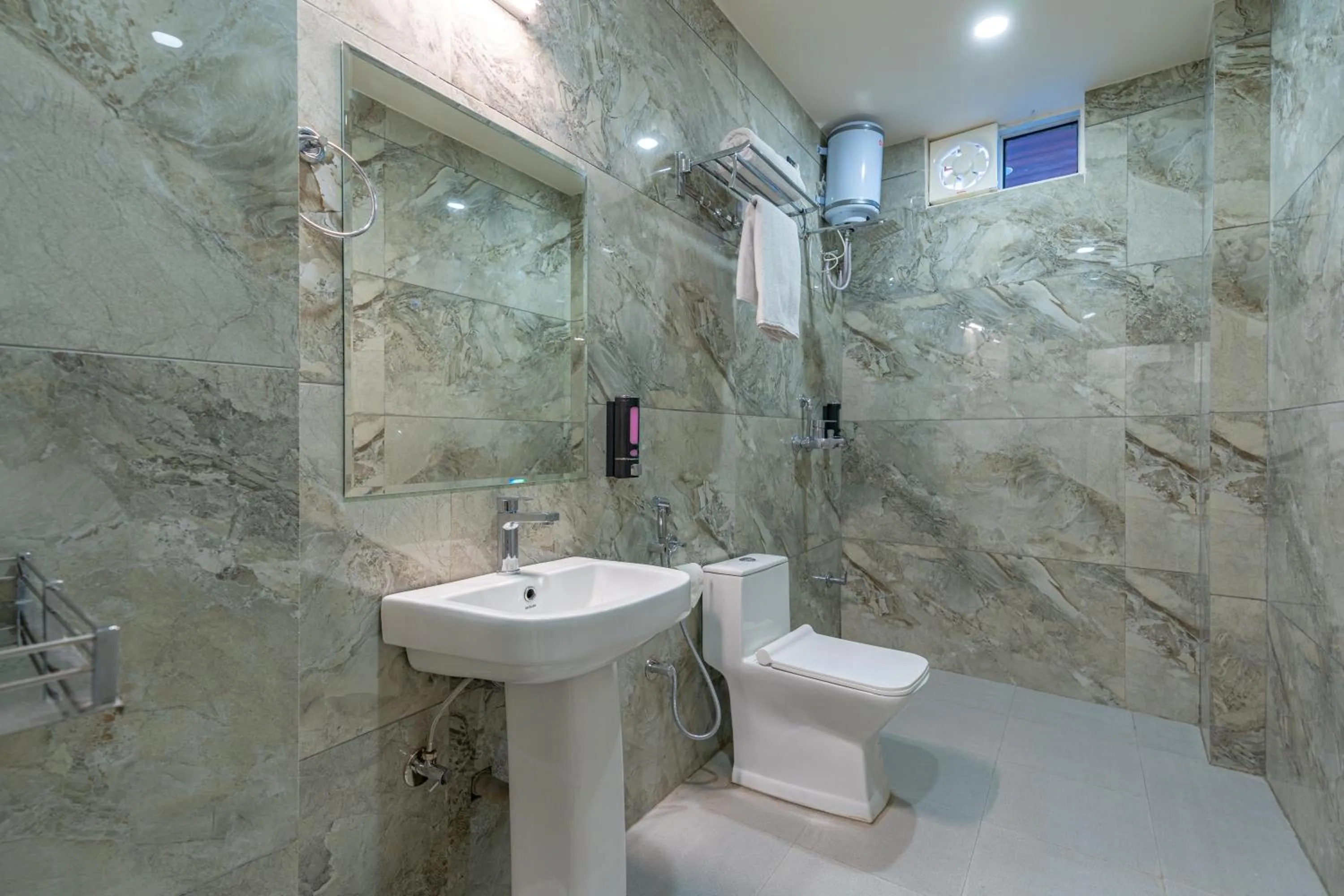 Shower in The Social Stays Jaipur formerly ArtBuzz