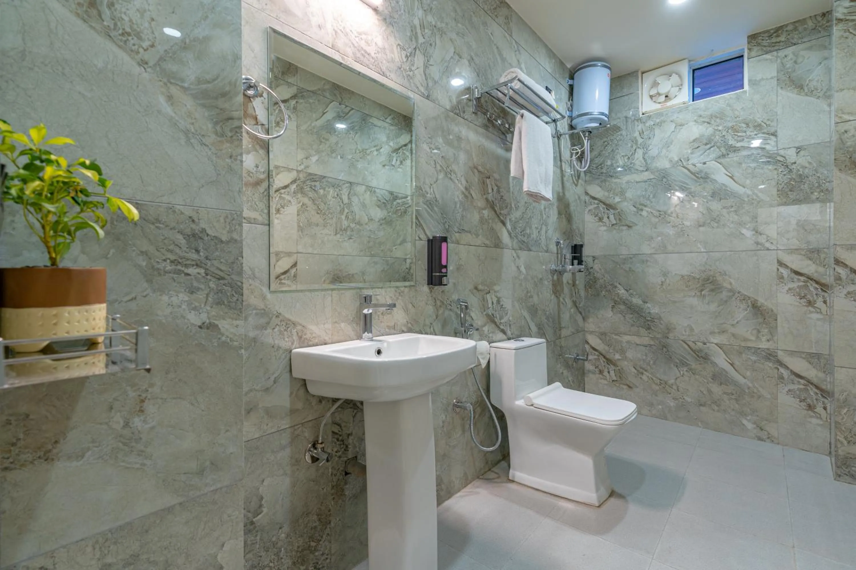 Shower in The Social Stays Jaipur formerly ArtBuzz