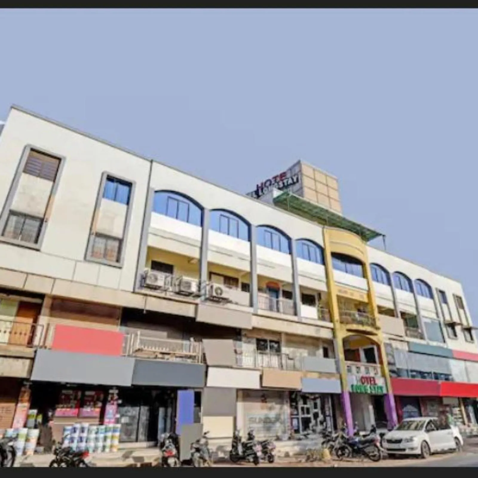 Facade/entrance in Hotel Long Stay