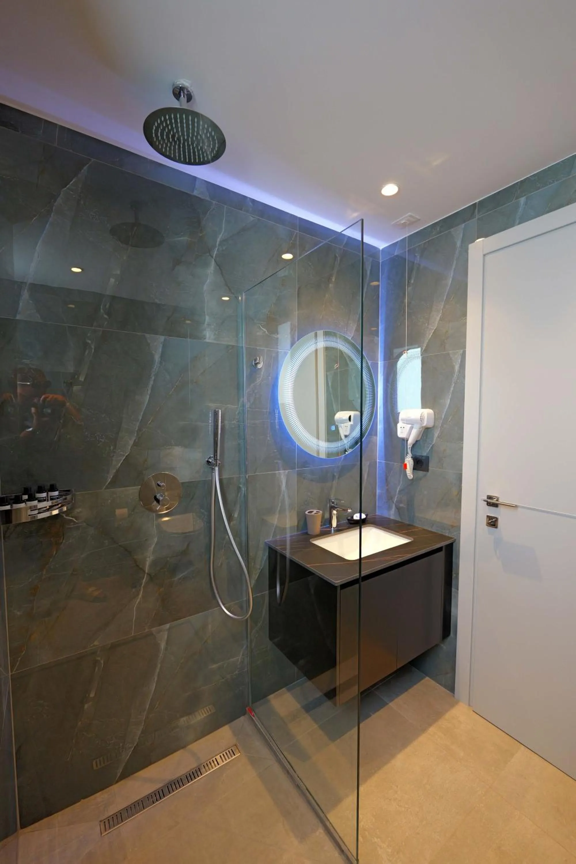 Bathroom in Ori Mare Hotel