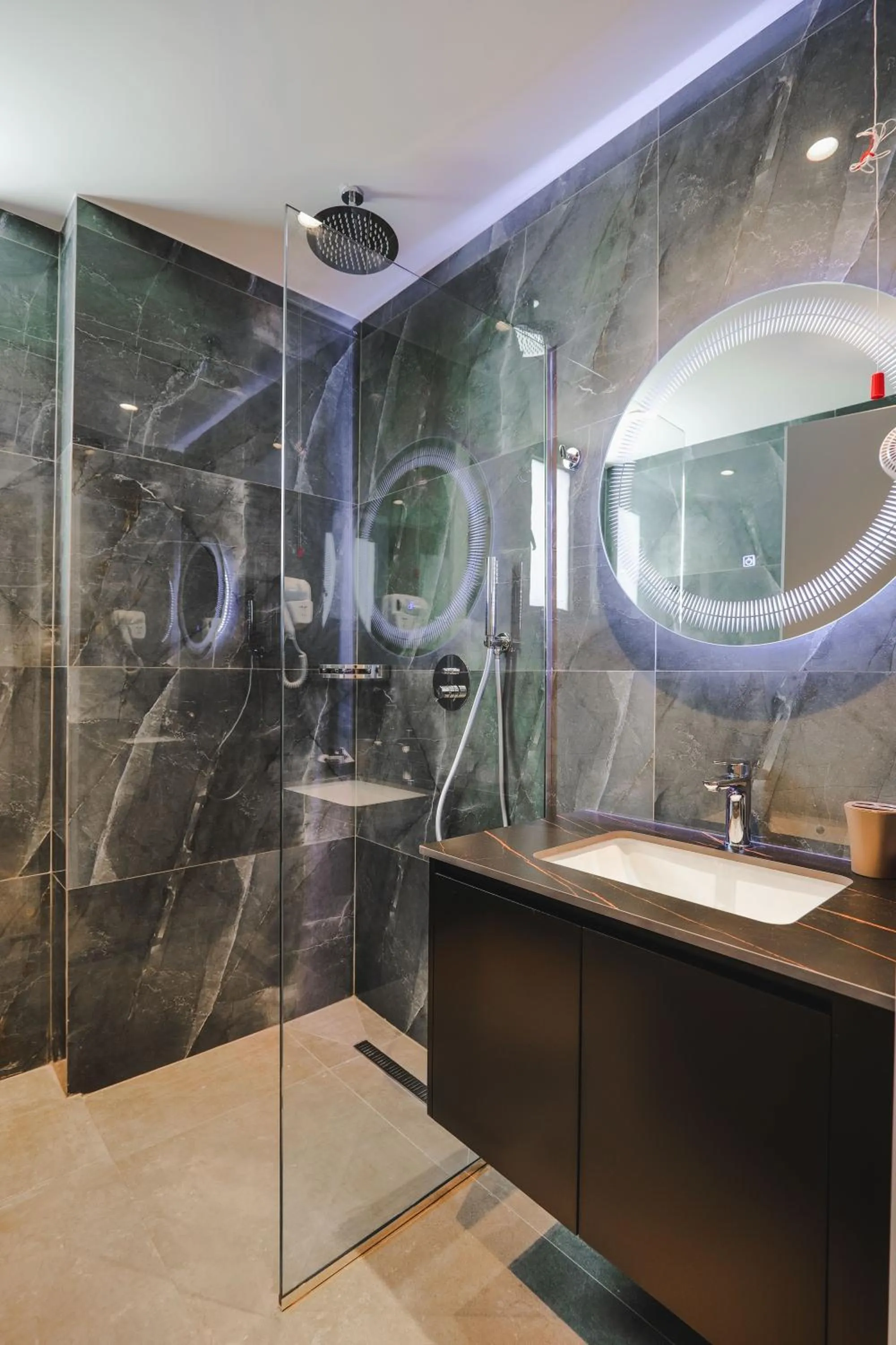 Shower in Ori Mare Hotel