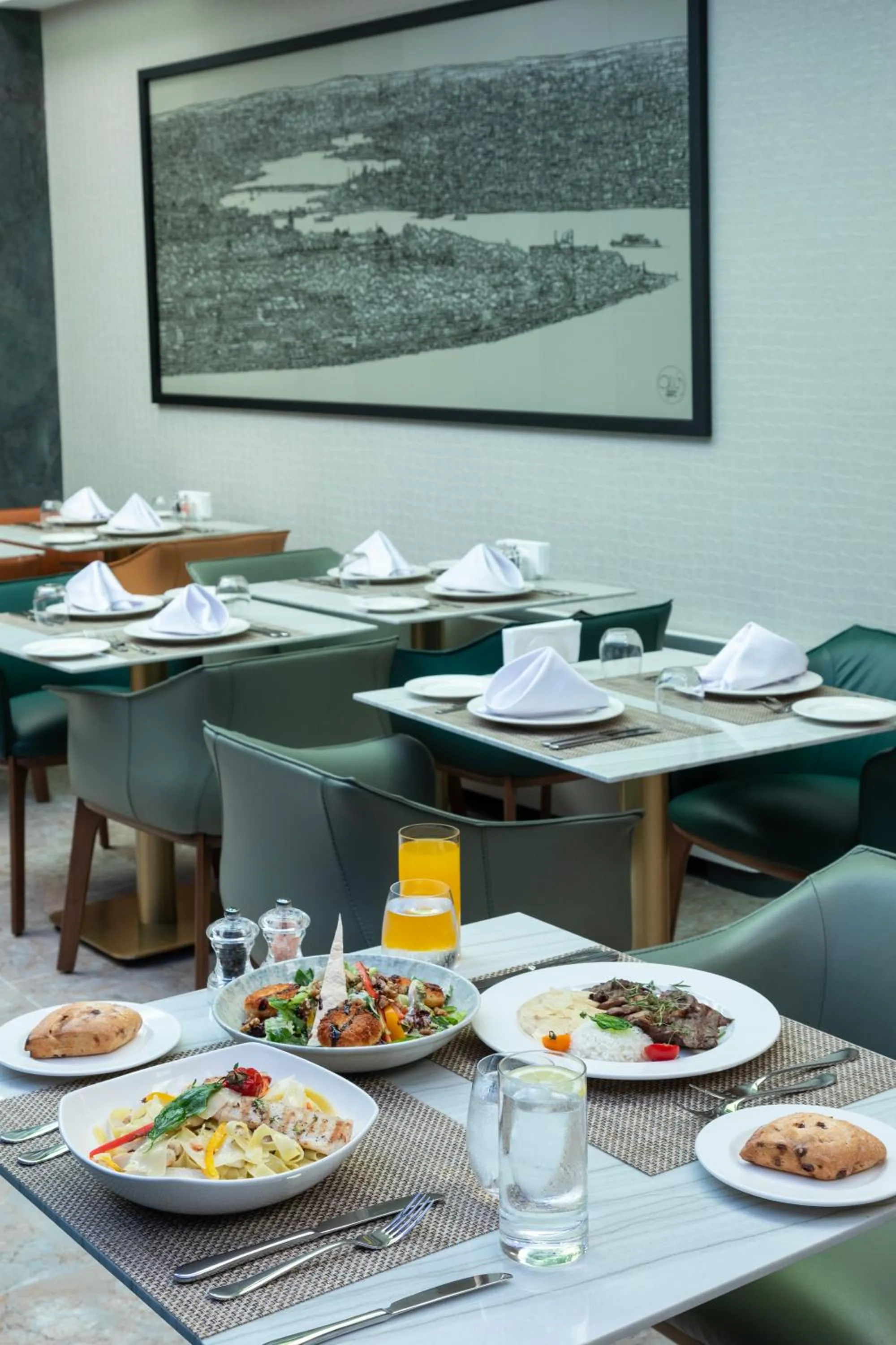 Restaurant/places to eat in Hallmark Hotel & SPA Istanbul