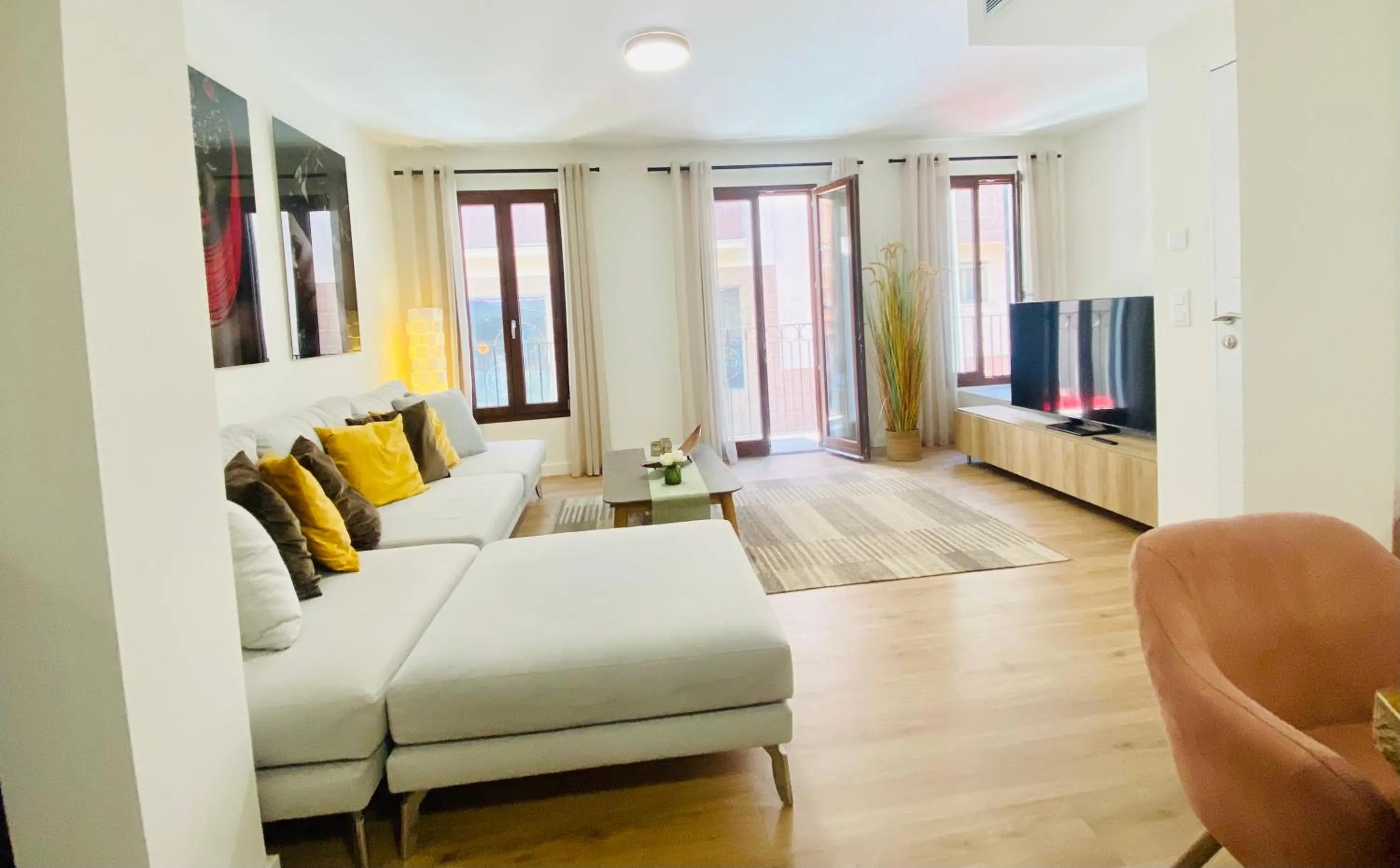 Hotel Apartment with 2-en suite Bedrooms