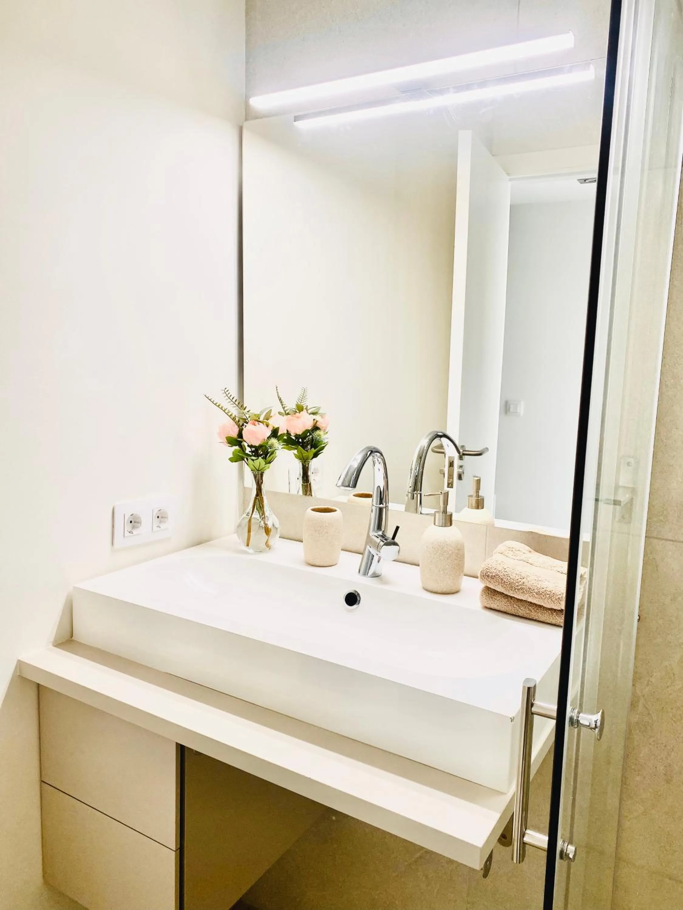Bathroom in Hotel Apartment with 2-en suite Bedrooms
