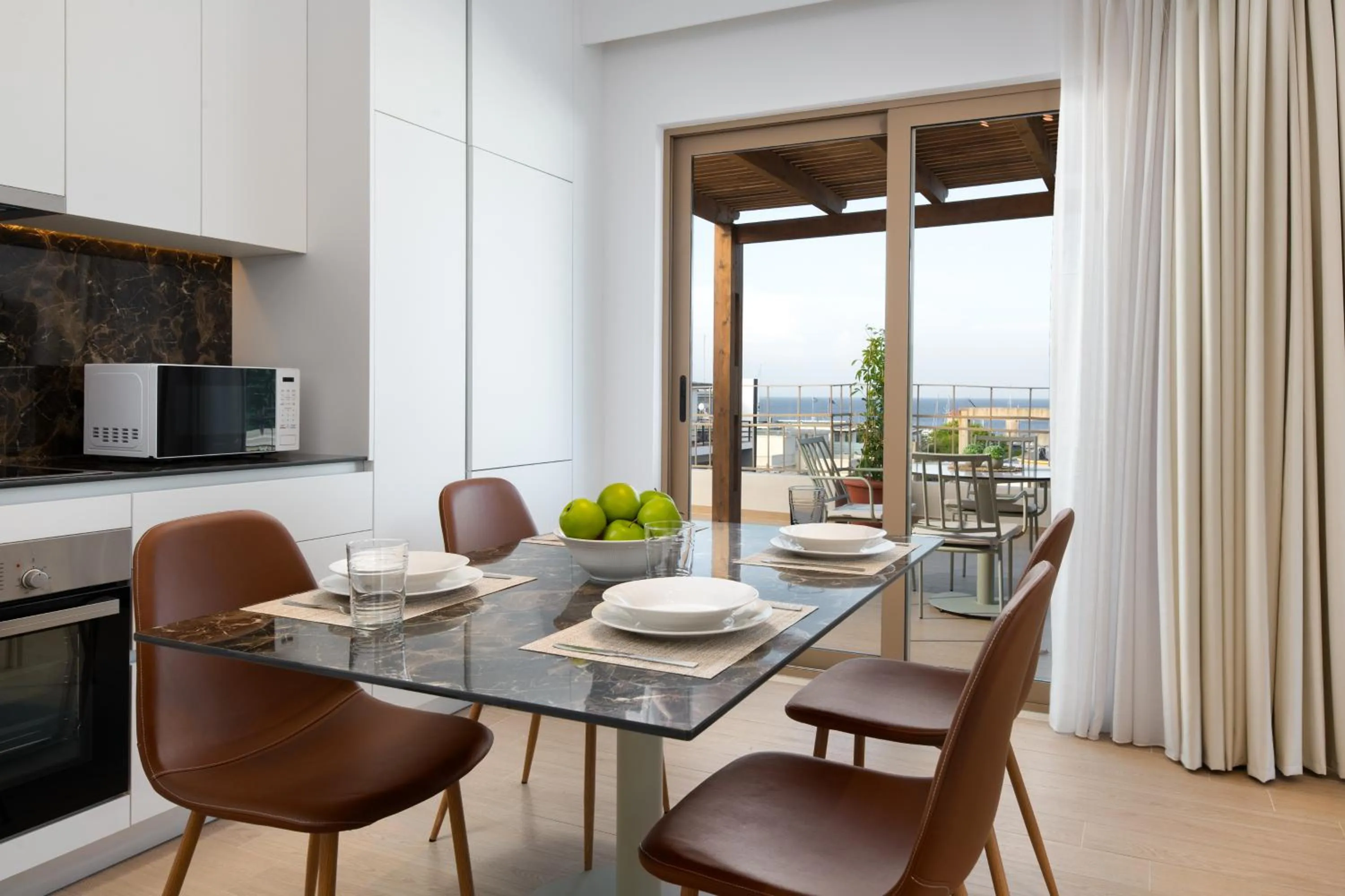 Kitchen or kitchenette in The 12th City Hotel