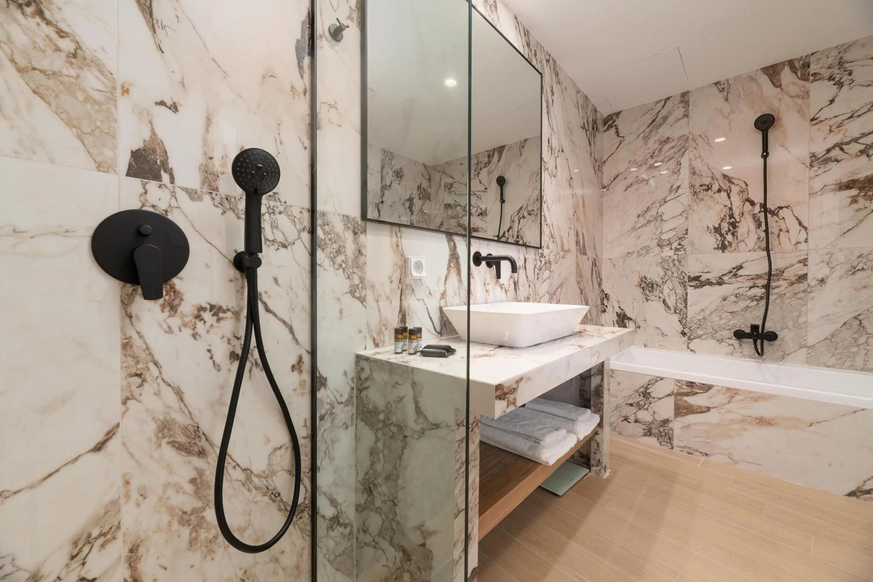 Shower in The 12th City Hotel