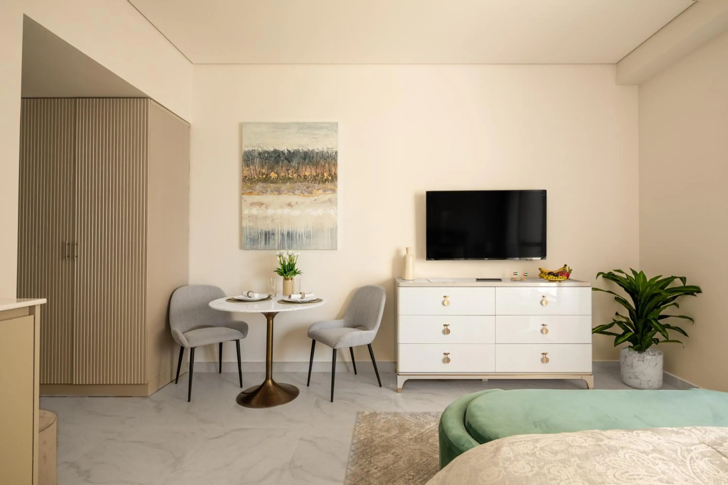 TV and multimedia in Happy ACADEMIA JBR