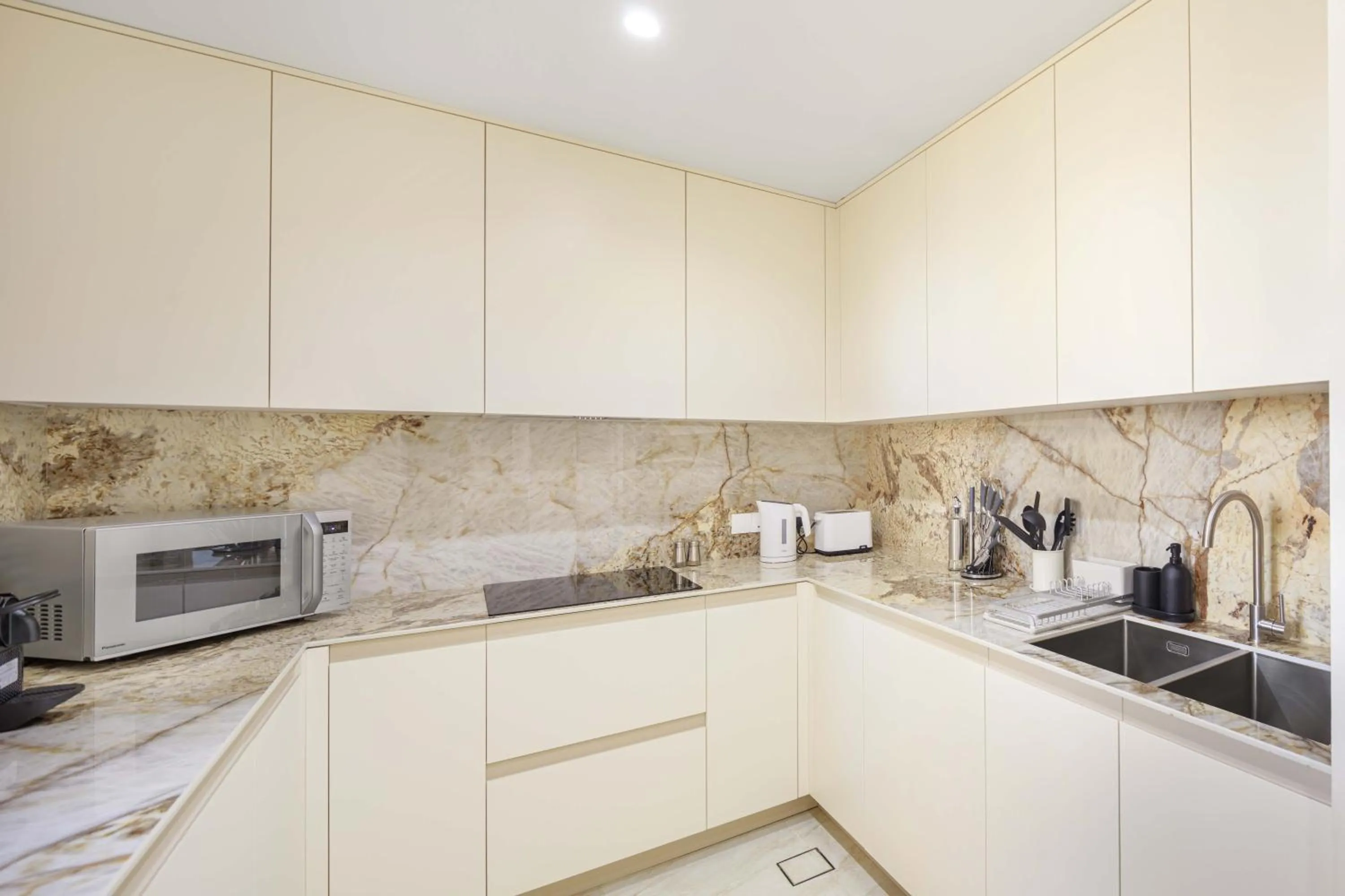 Coffee/tea facilities in Happy ACADEMIA JBR