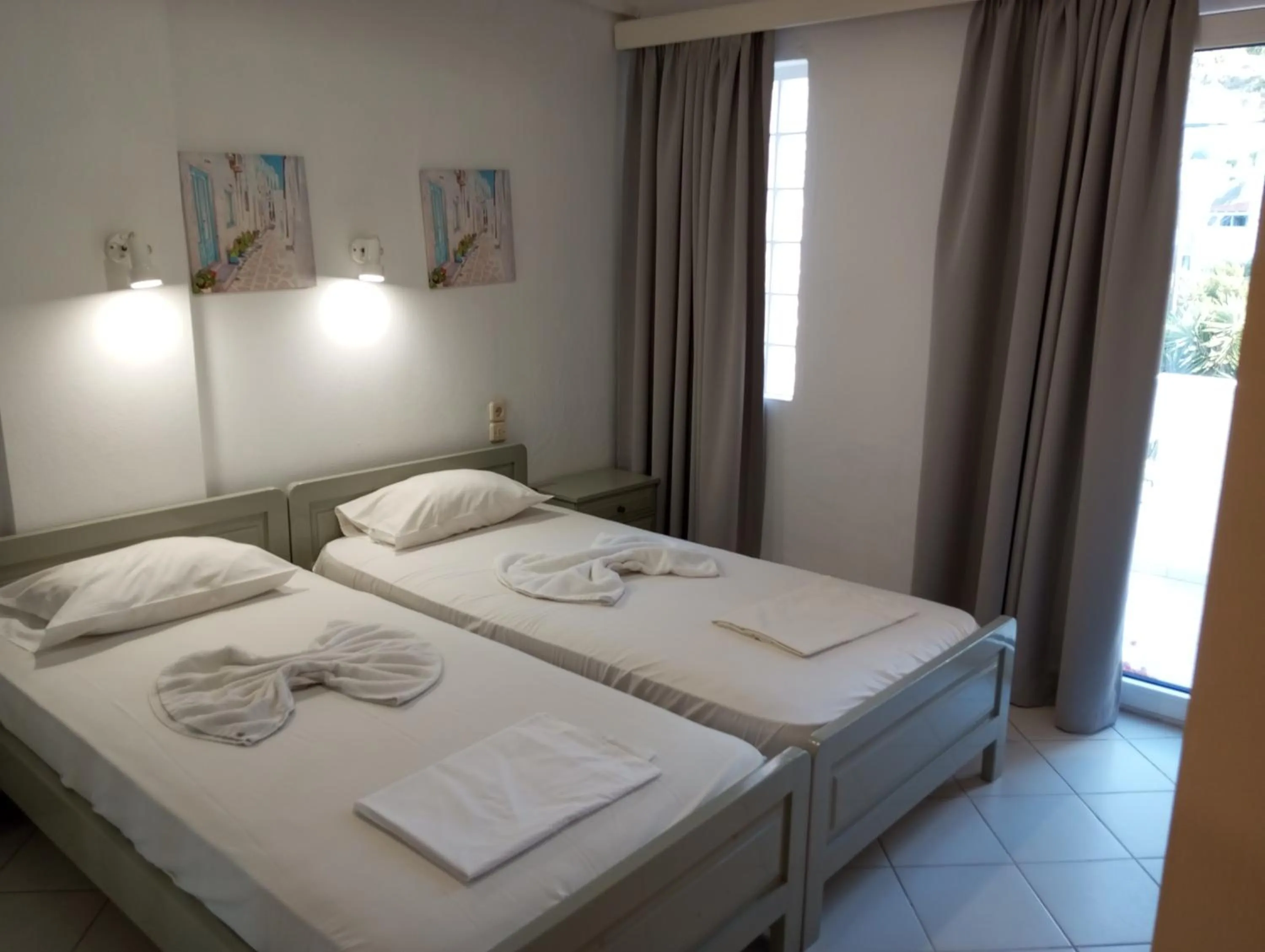 Bedroom, Bed in Renia Studios