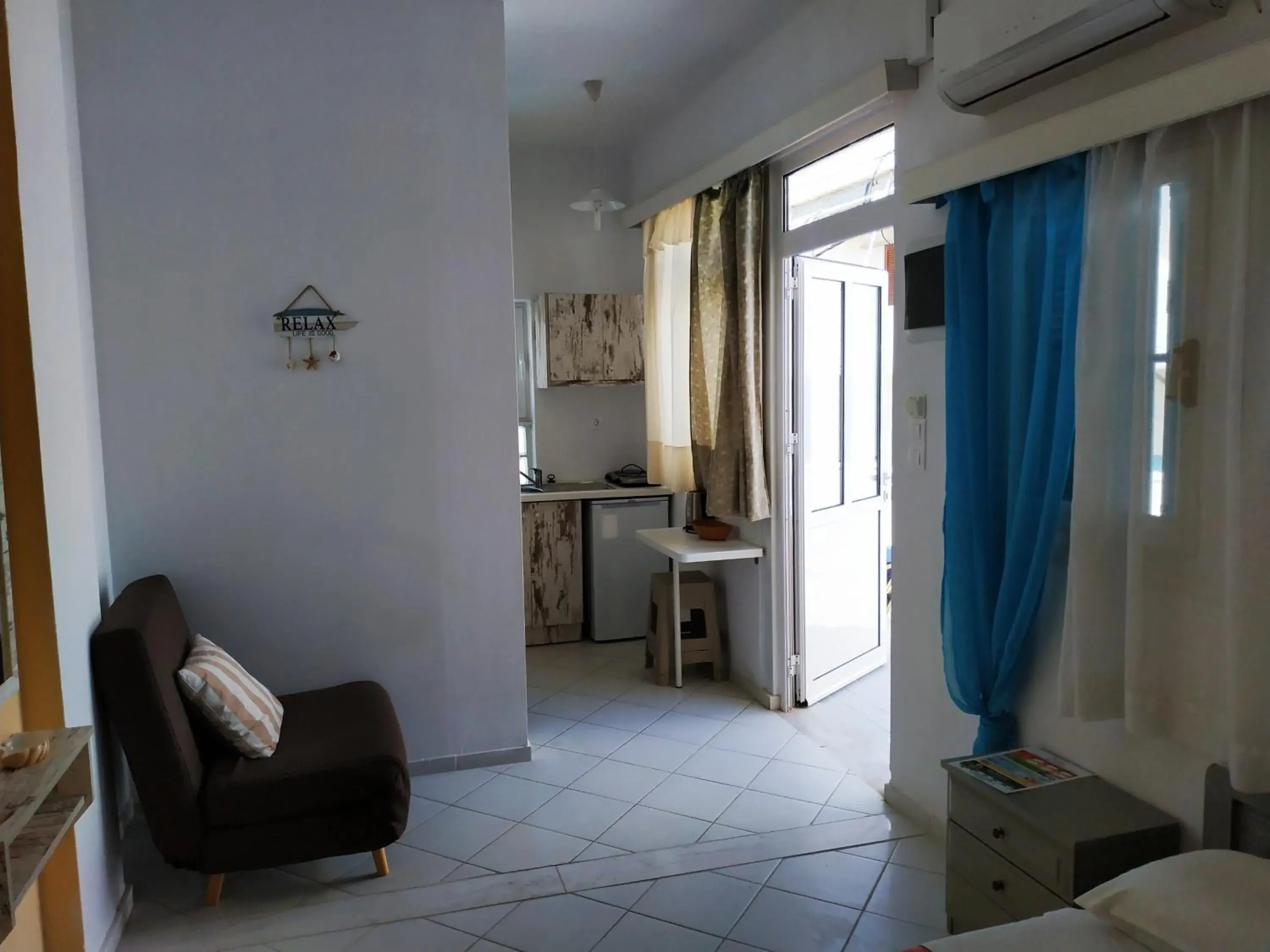 Bed in Renia Studios Bed in Renia Studios