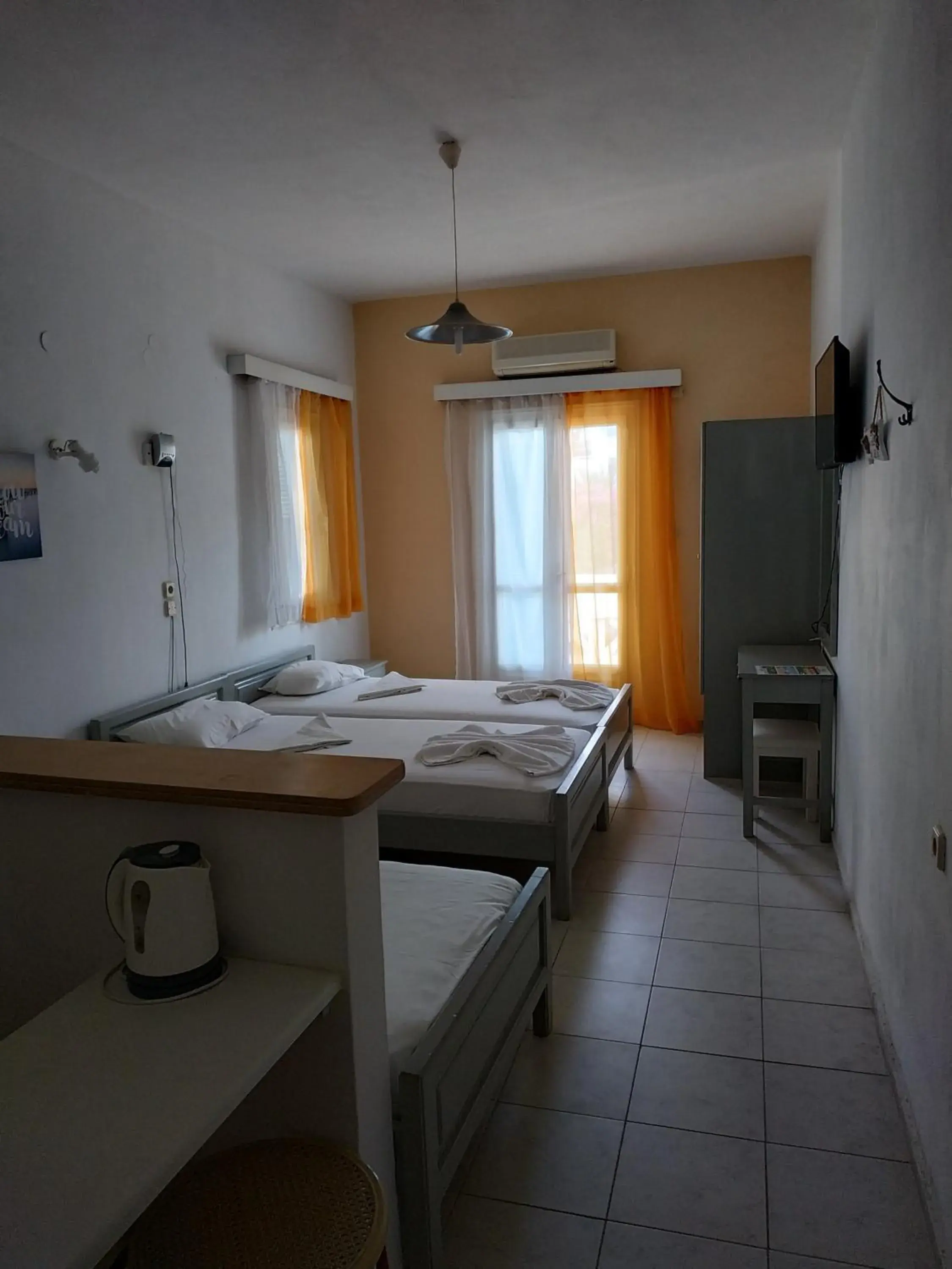 Bed in Renia Studios Bed in Renia Studios