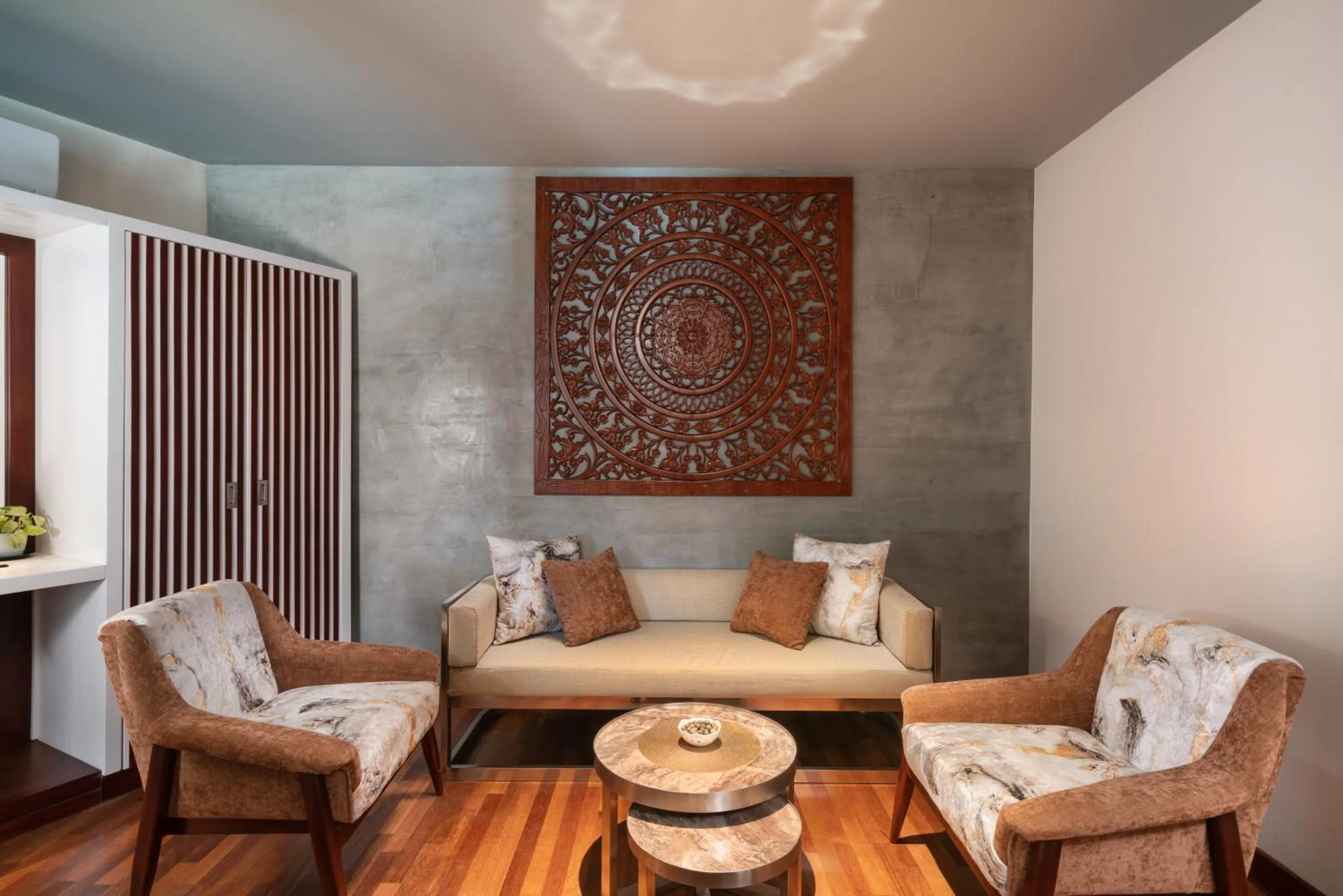 Seating area in Grand Serendib Hotel