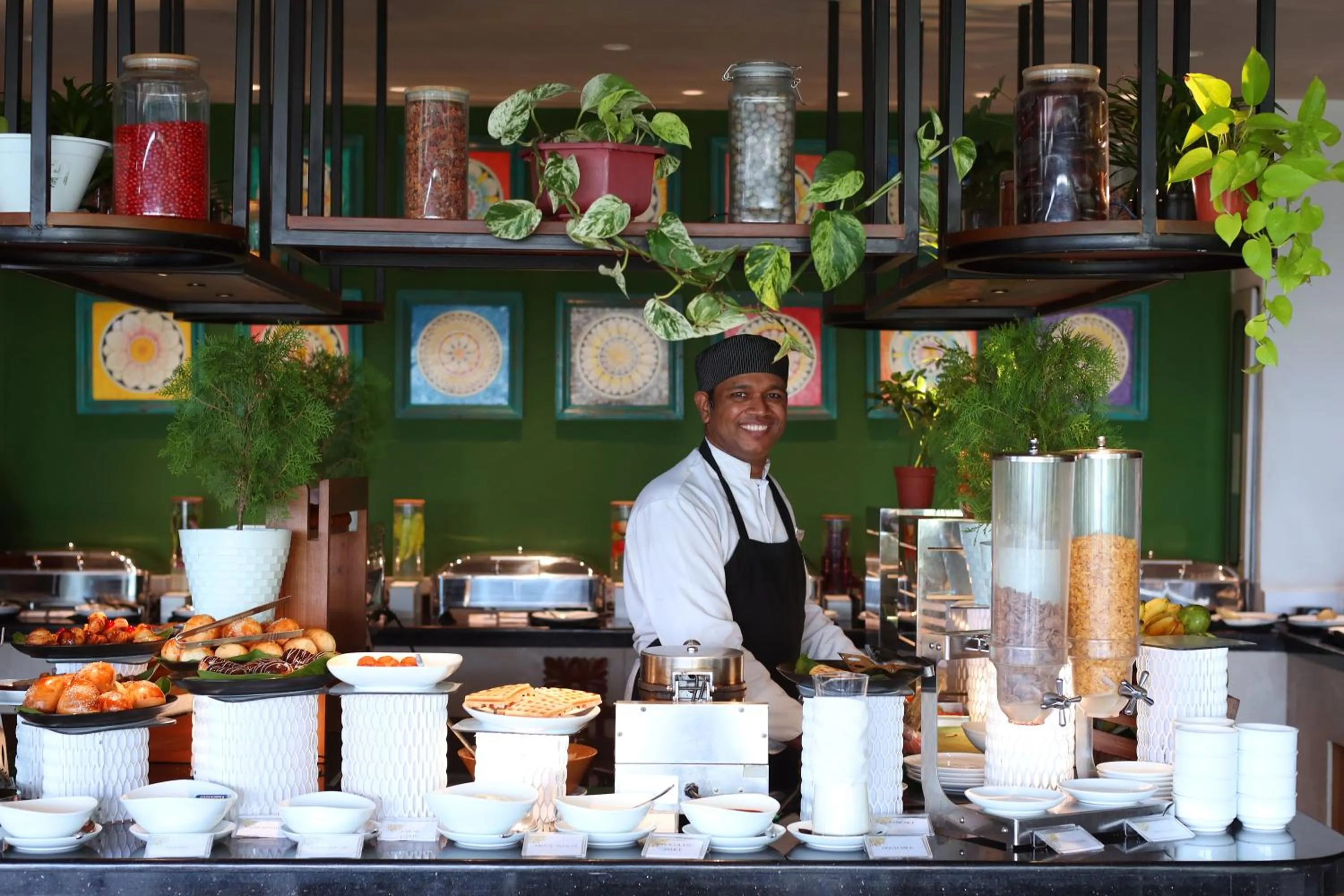 Restaurant/places to eat in Grand Serendib Hotel