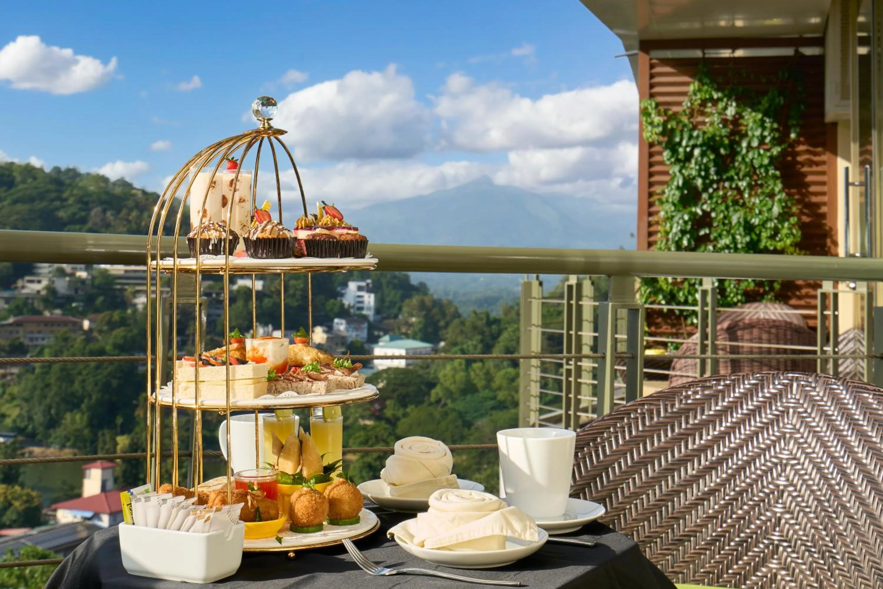 Coffee/tea facilities in Grand Serendib Hotel