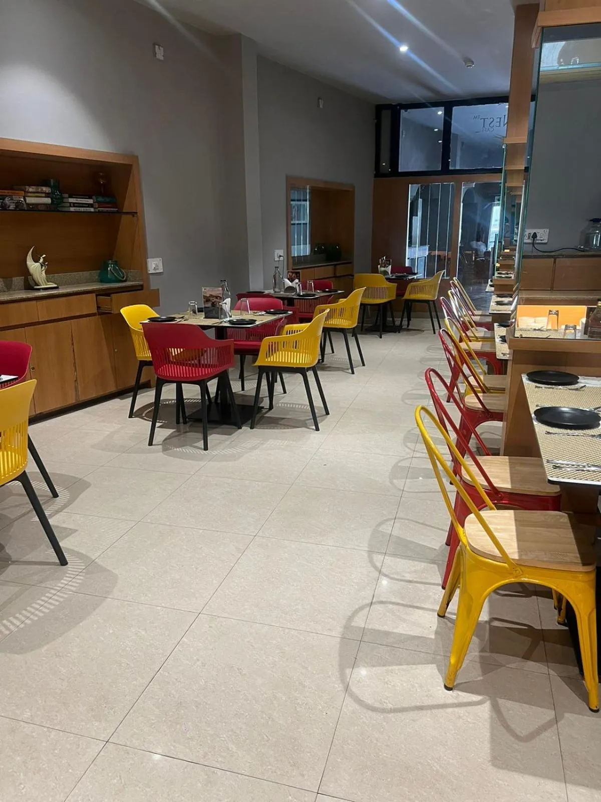 Restaurant/places to eat in Sparrow Hotel Managed by Siara Sariska Alwar