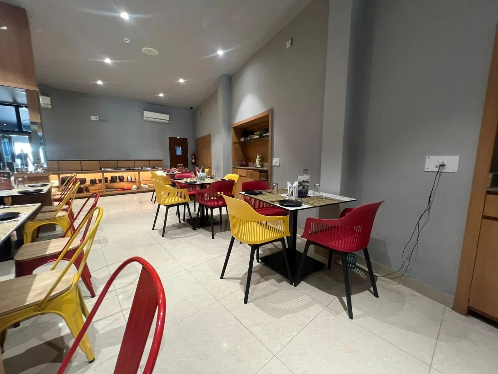 Restaurant/places to eat in Sparrow Hotel Managed by Siara Sariska Alwar