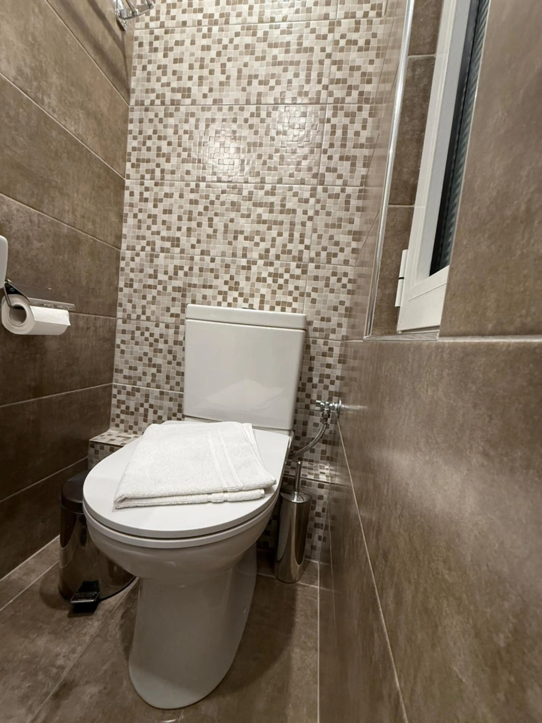 Bathroom in Glaros Hotel