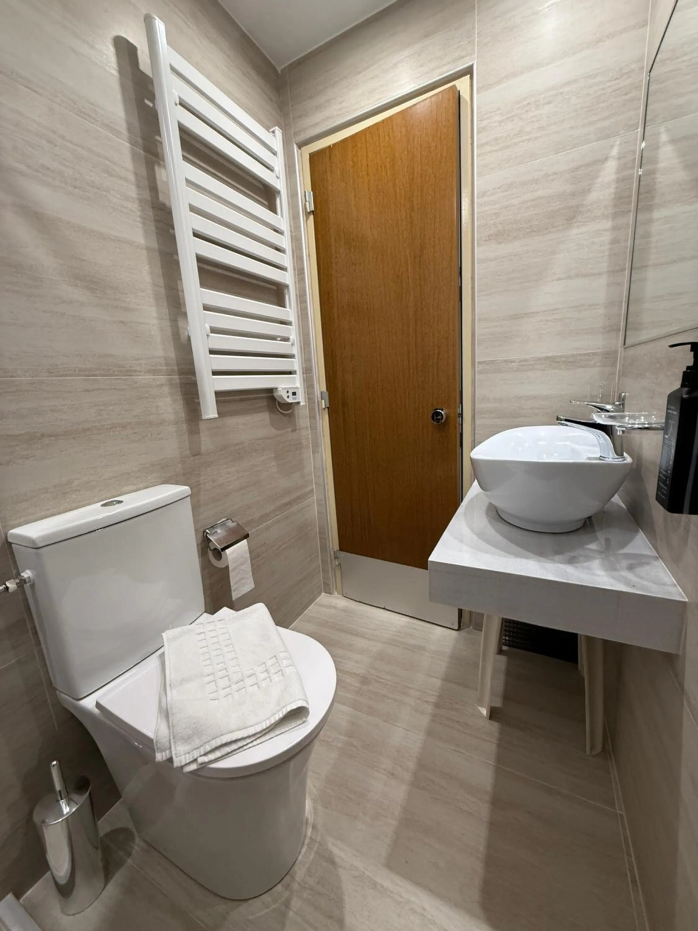 Bathroom in Glaros Hotel