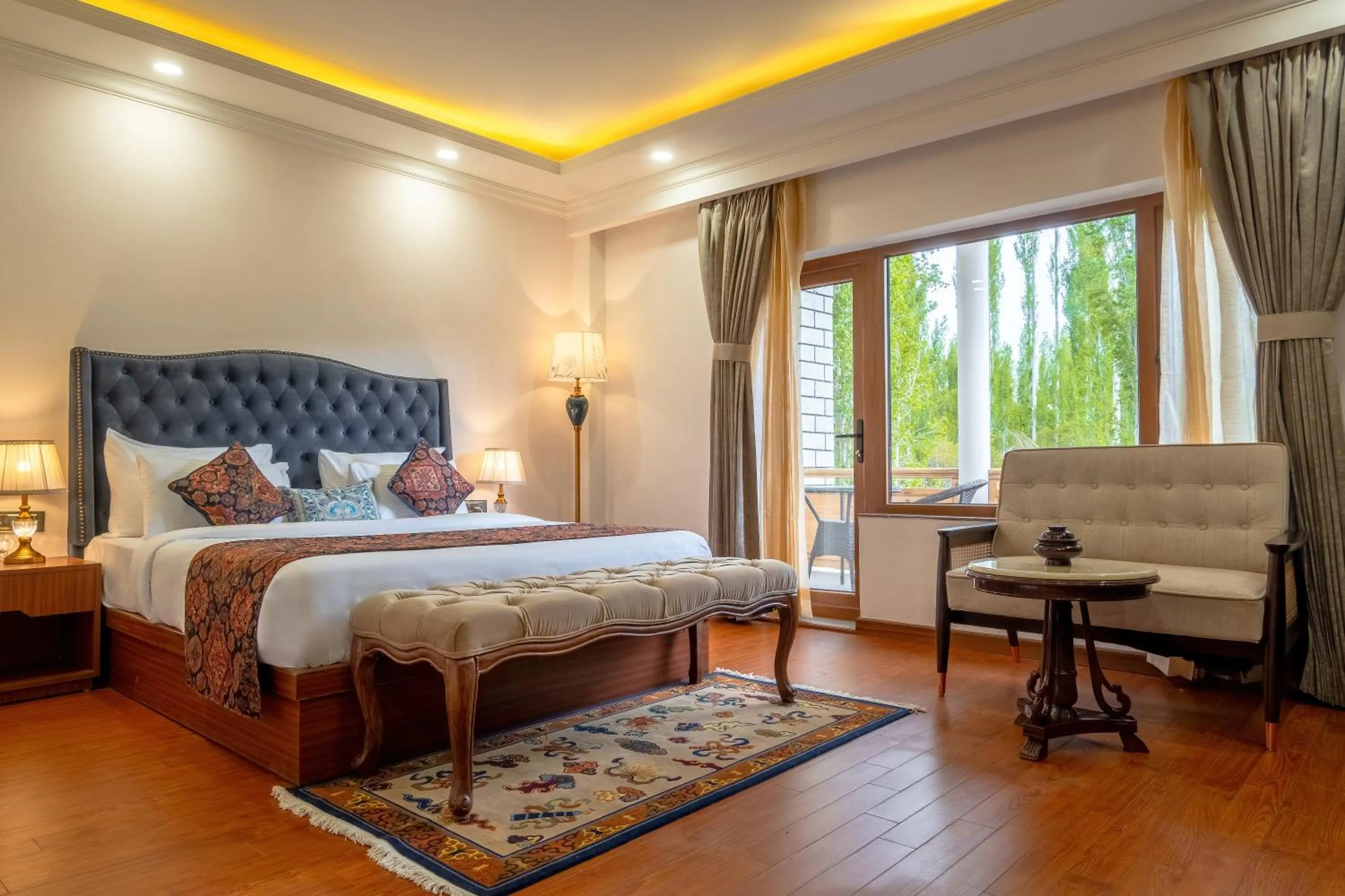 Bedroom, Bed in Hotel Gyalpo Residency - A Mountain View Luxury Hotel in Leh