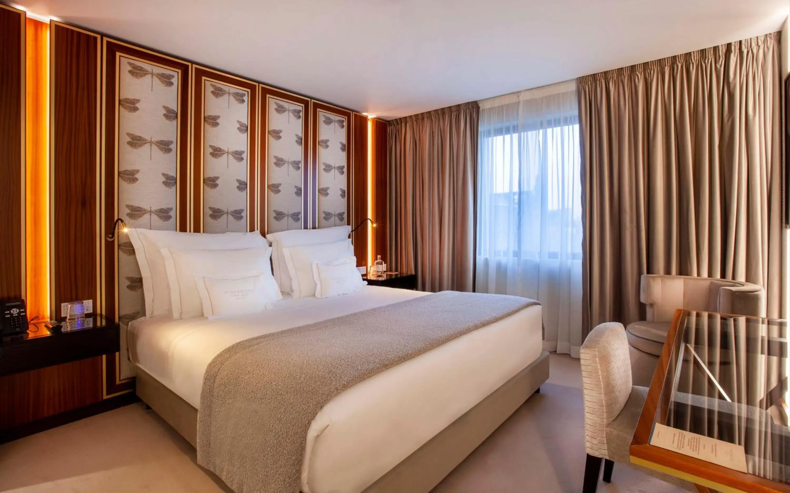 Bed in Wine & Books Porto Hotel - Small Luxury Hotels Of The World Bed in Wine & Books Porto Hotel - Small Luxury Hotels Of The World