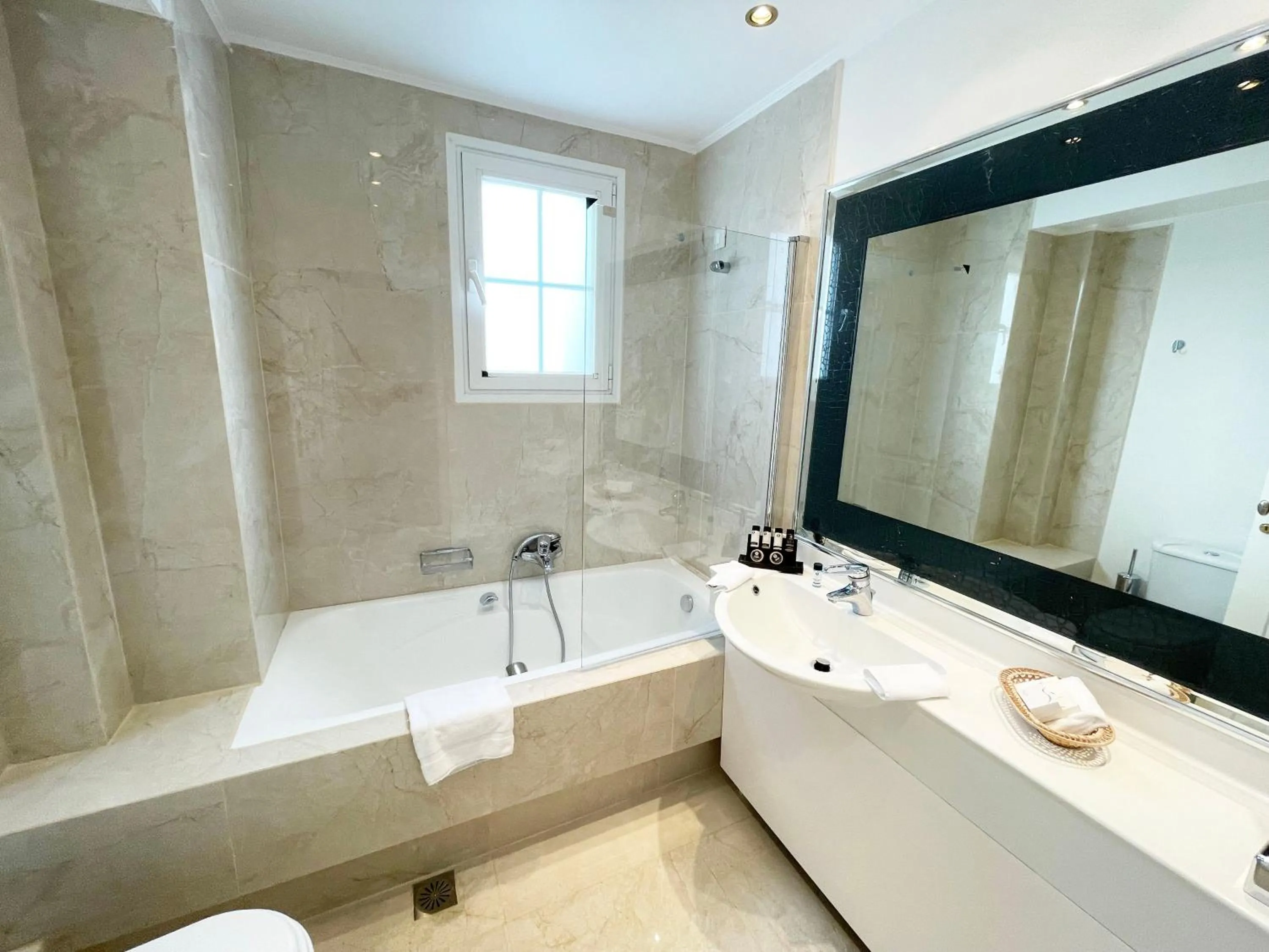 Bathroom in Theoxenia House Hotel