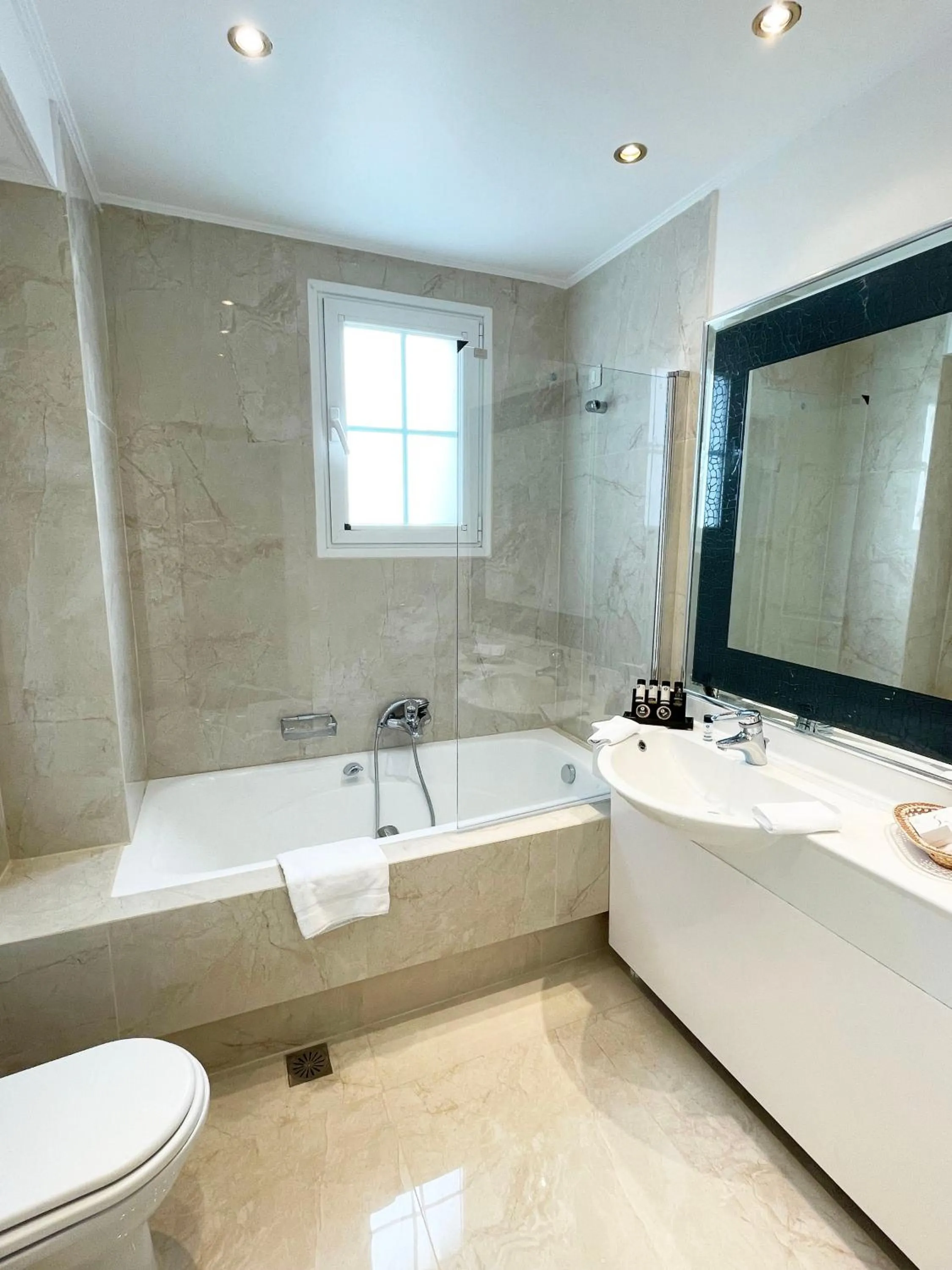 Bathroom in Theoxenia House Hotel