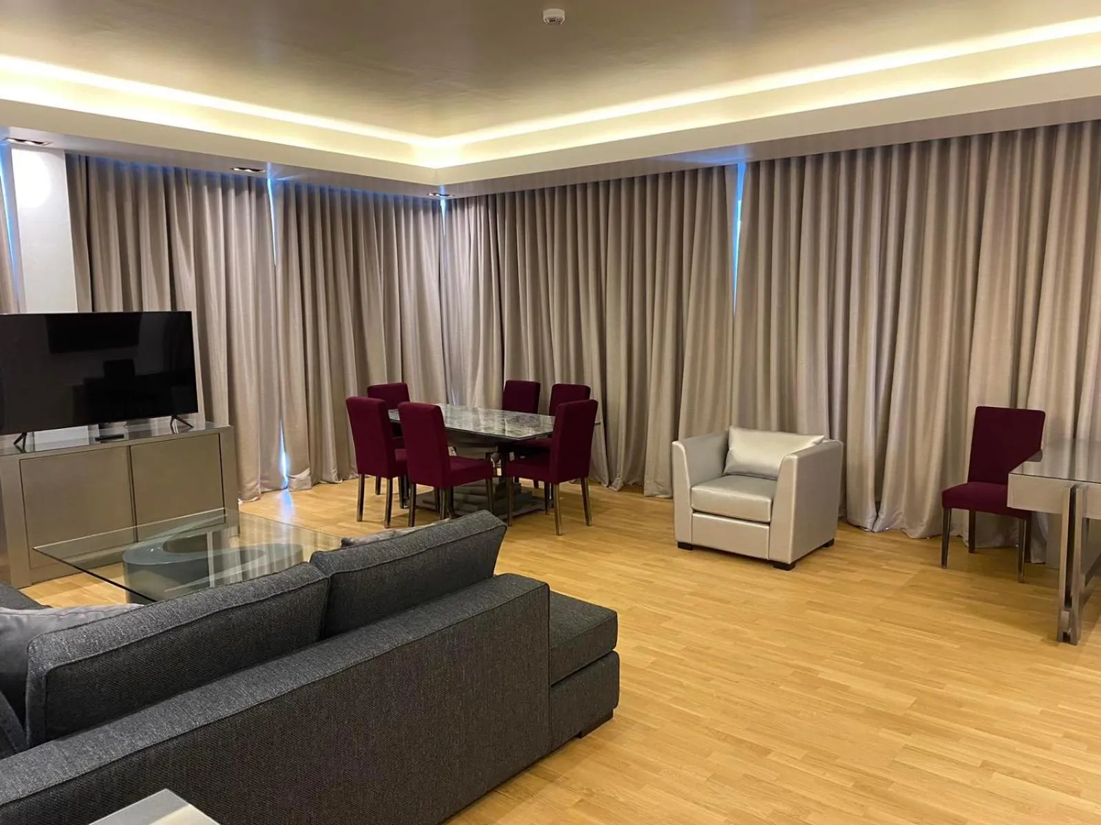 TV and multimedia in Theoxenia House Hotel