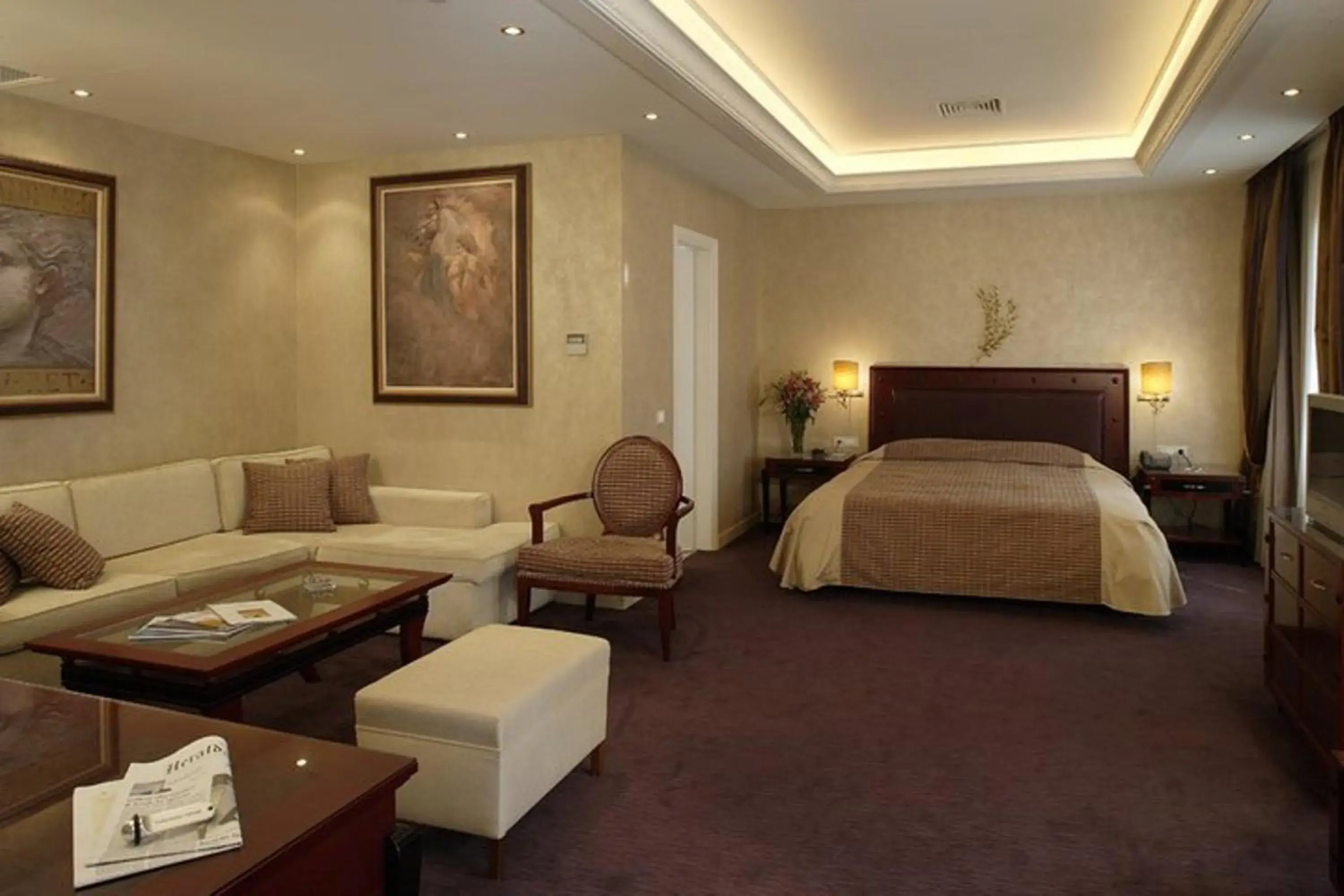 Bed in Theoxenia House Hotel Bed in Theoxenia House Hotel