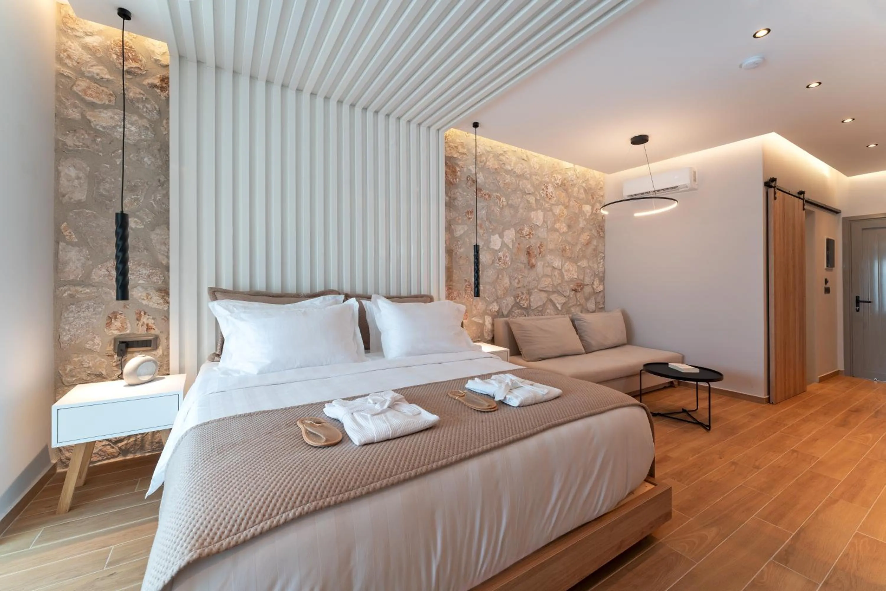 Photo of the whole room, Bed in THERETRA PEFKI Seaside