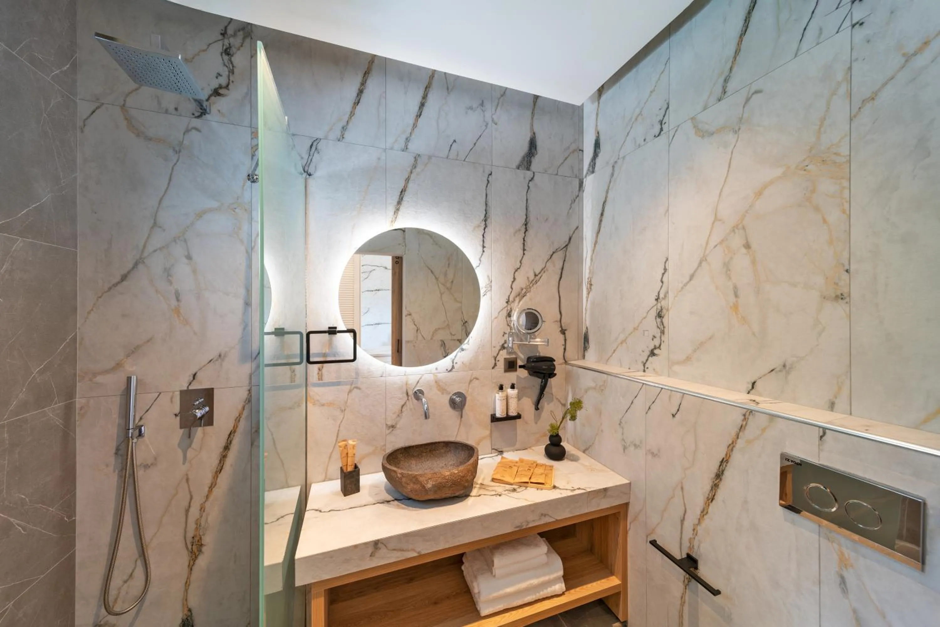 Shower in THERETRA PEFKI Seaside