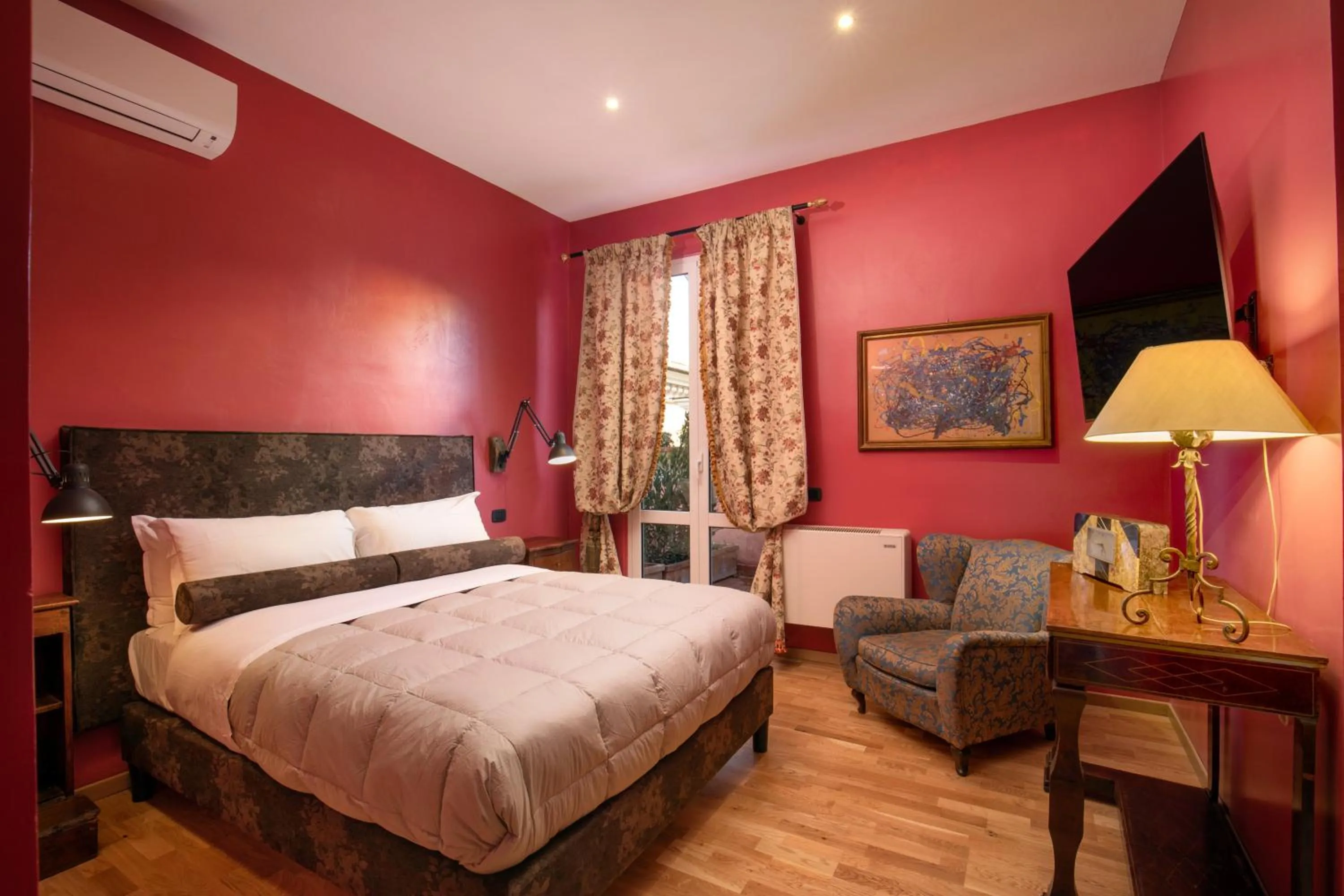 Bed in Room 94 Luxury