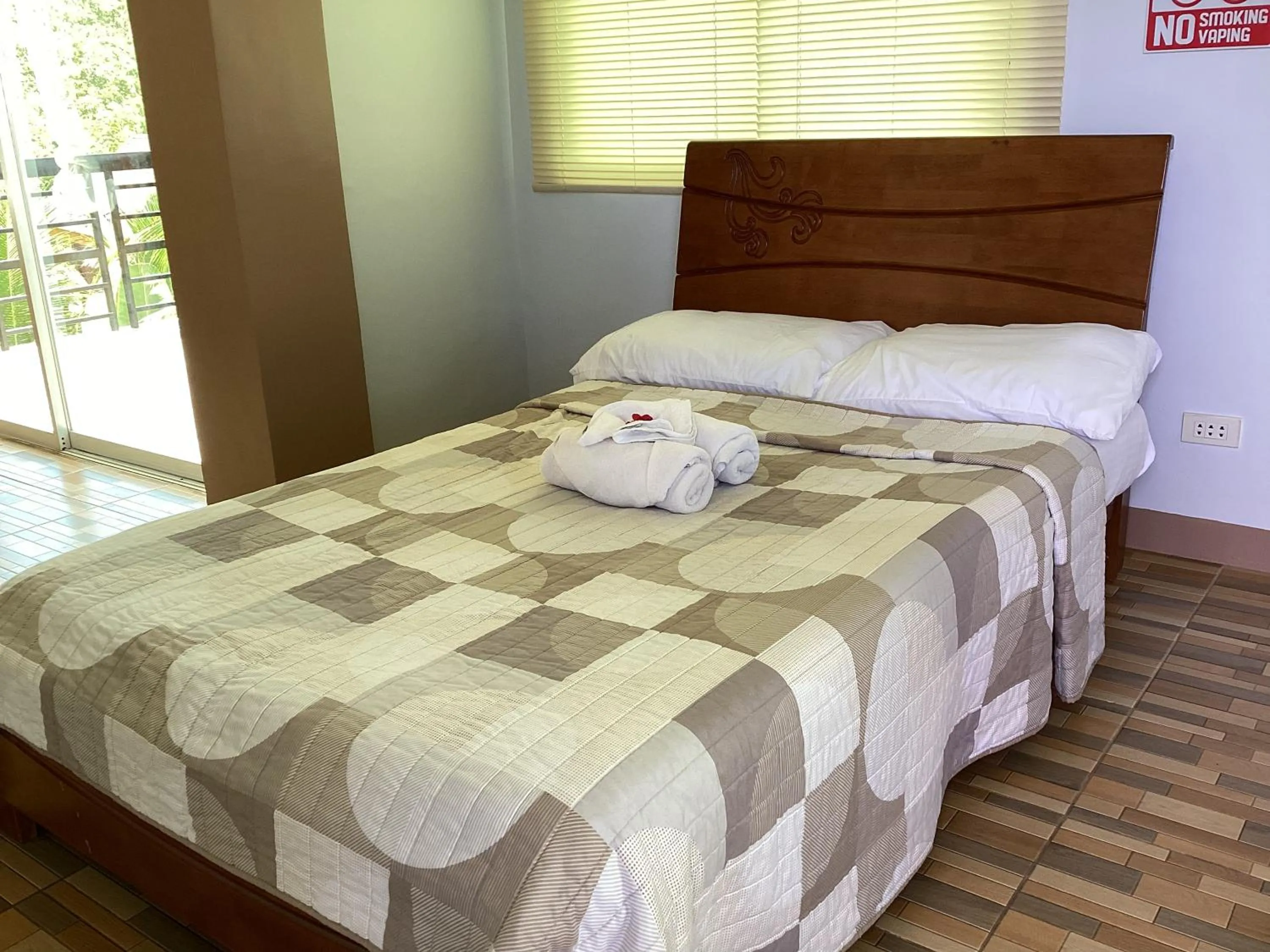 Bed in MS Mountain Cabin