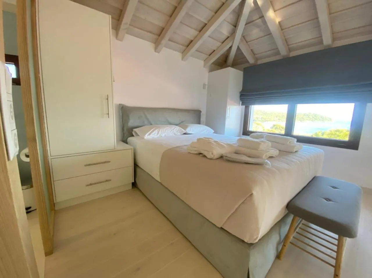 Bedroom, Bed in Magic Hotel