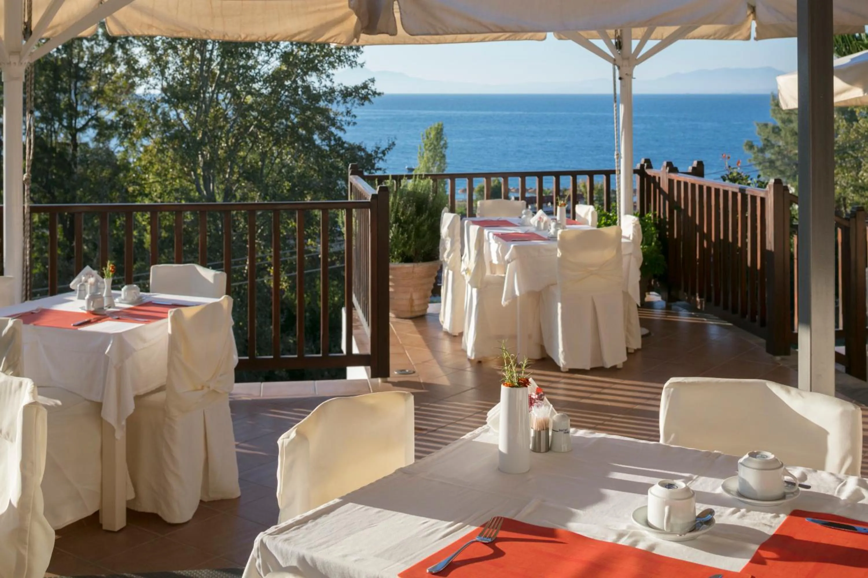 Restaurant/places to eat in Magic Hotel