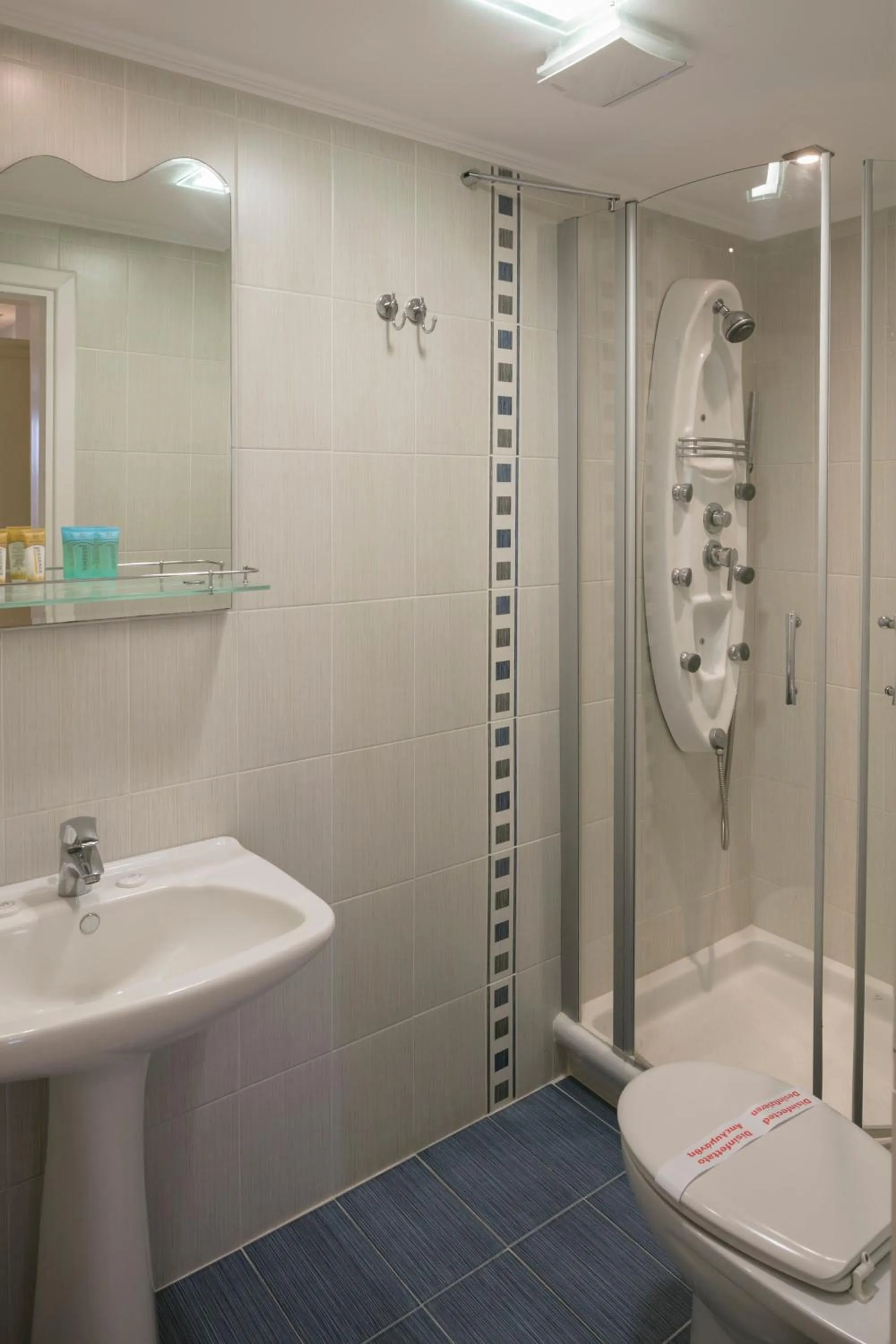 Shower in Magic Hotel