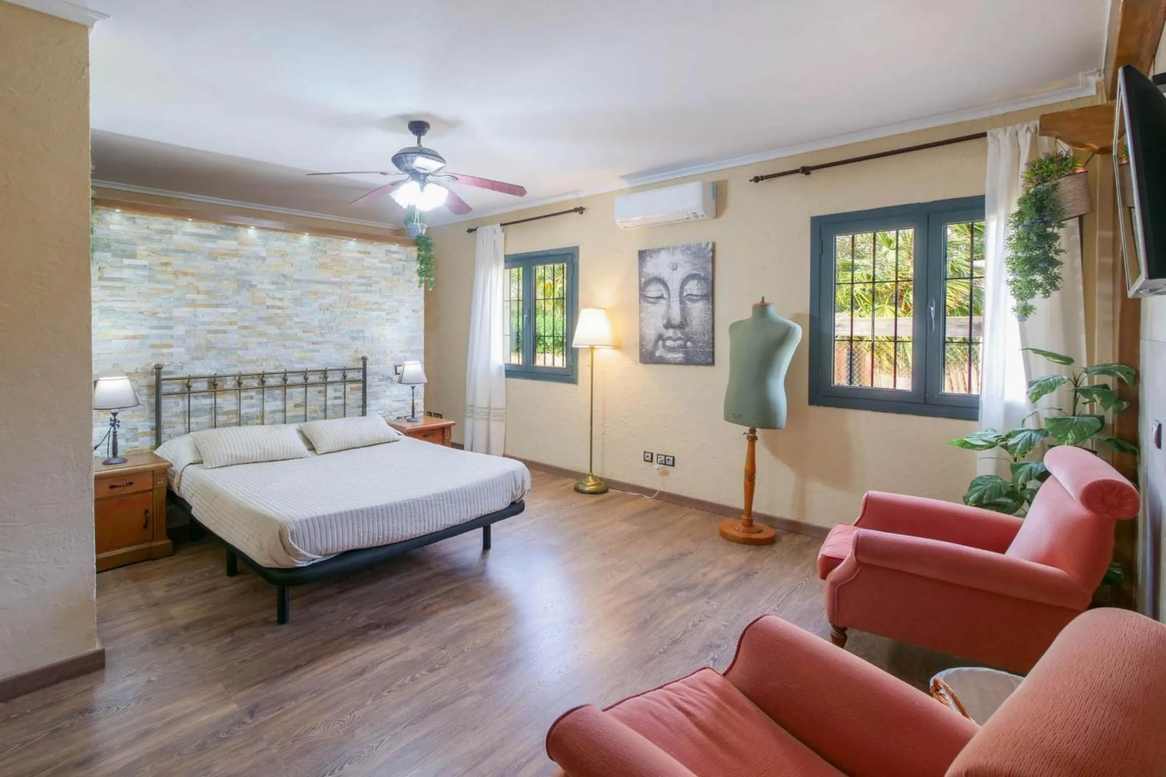 Living room, Bed in Melongos
