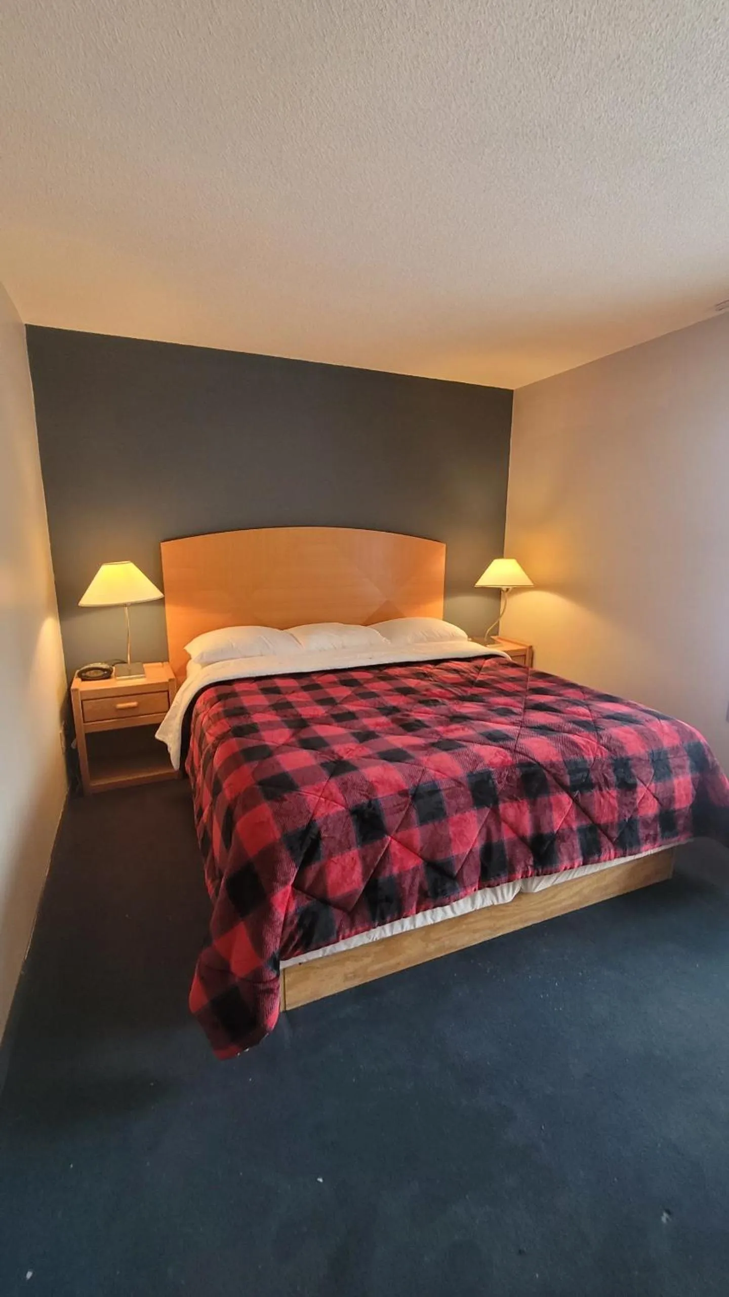 Bed in Lumberjack Inn