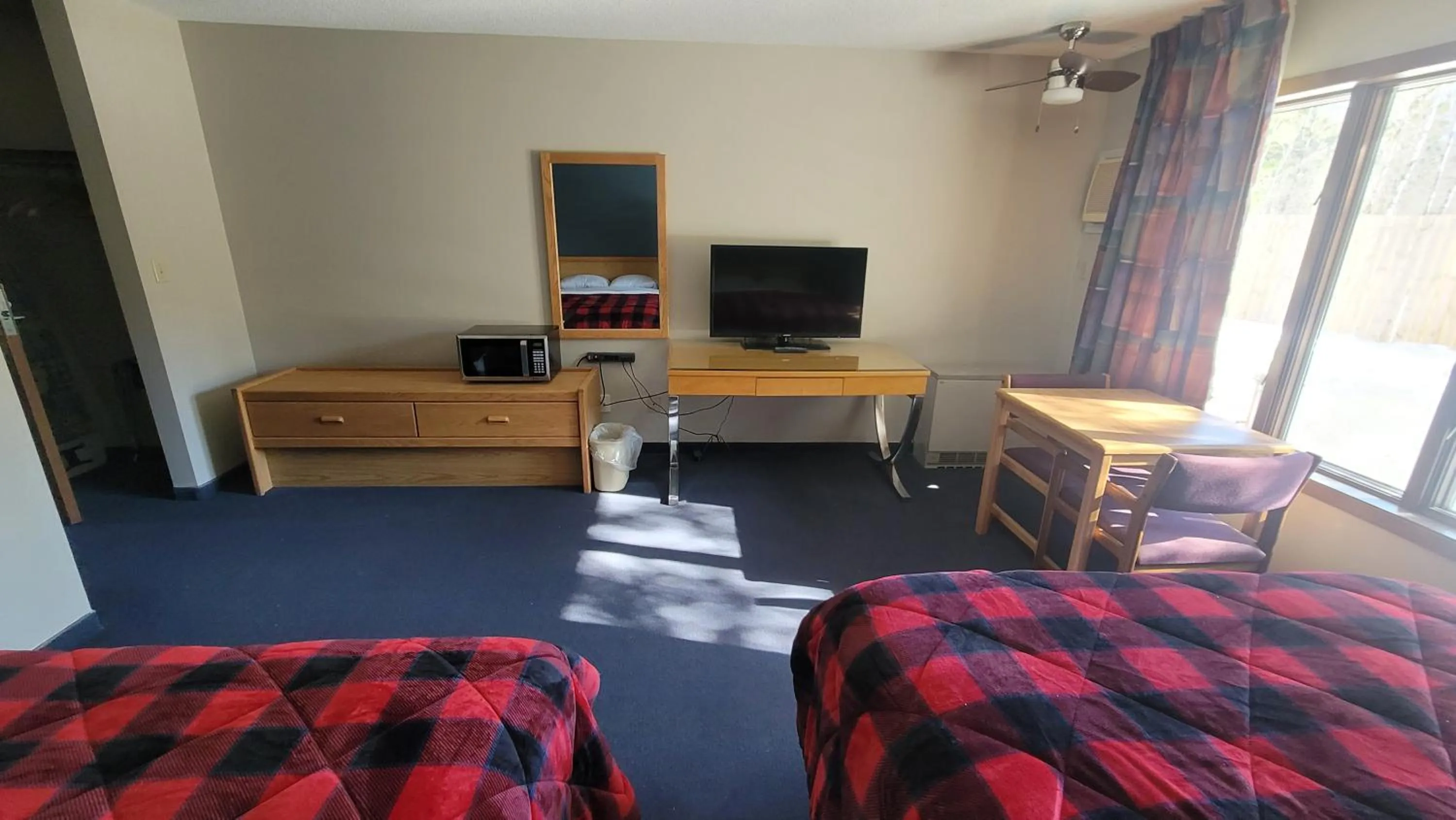 Bed in Lumberjack Inn