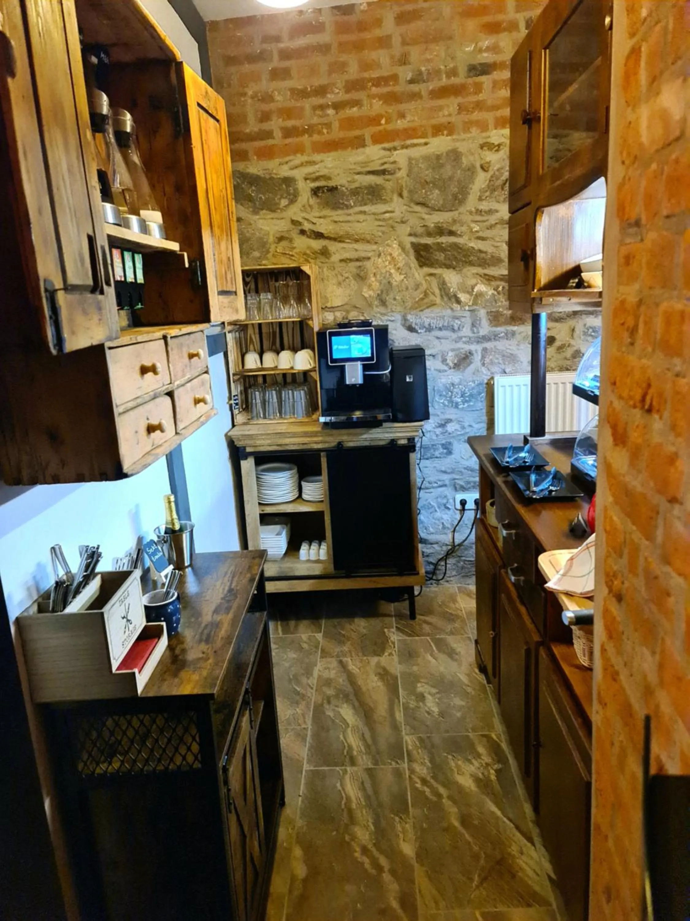 Breakfast in Hotel b&b altes hinterhäusel