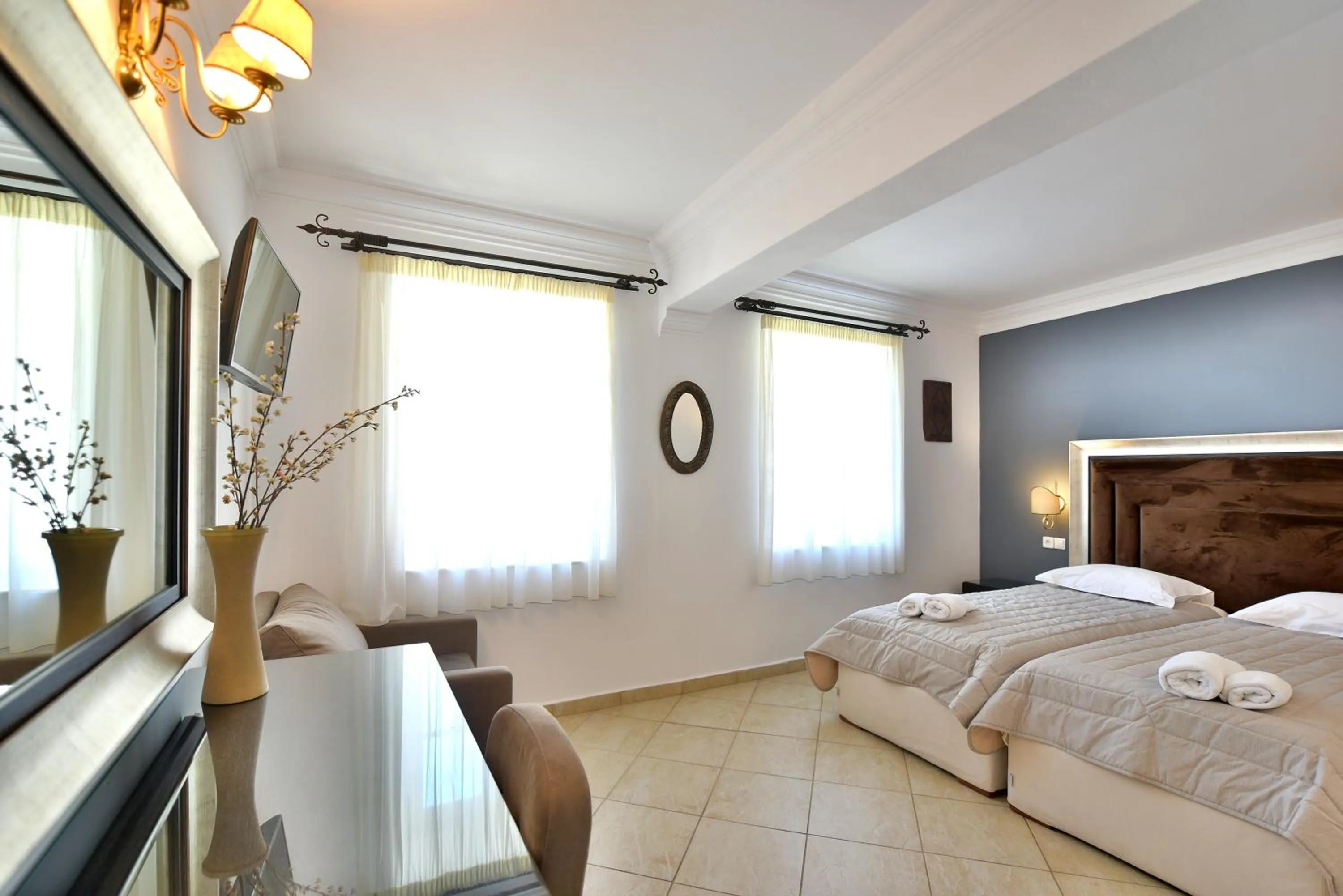 Bedroom, Bed in Mistral Hotel