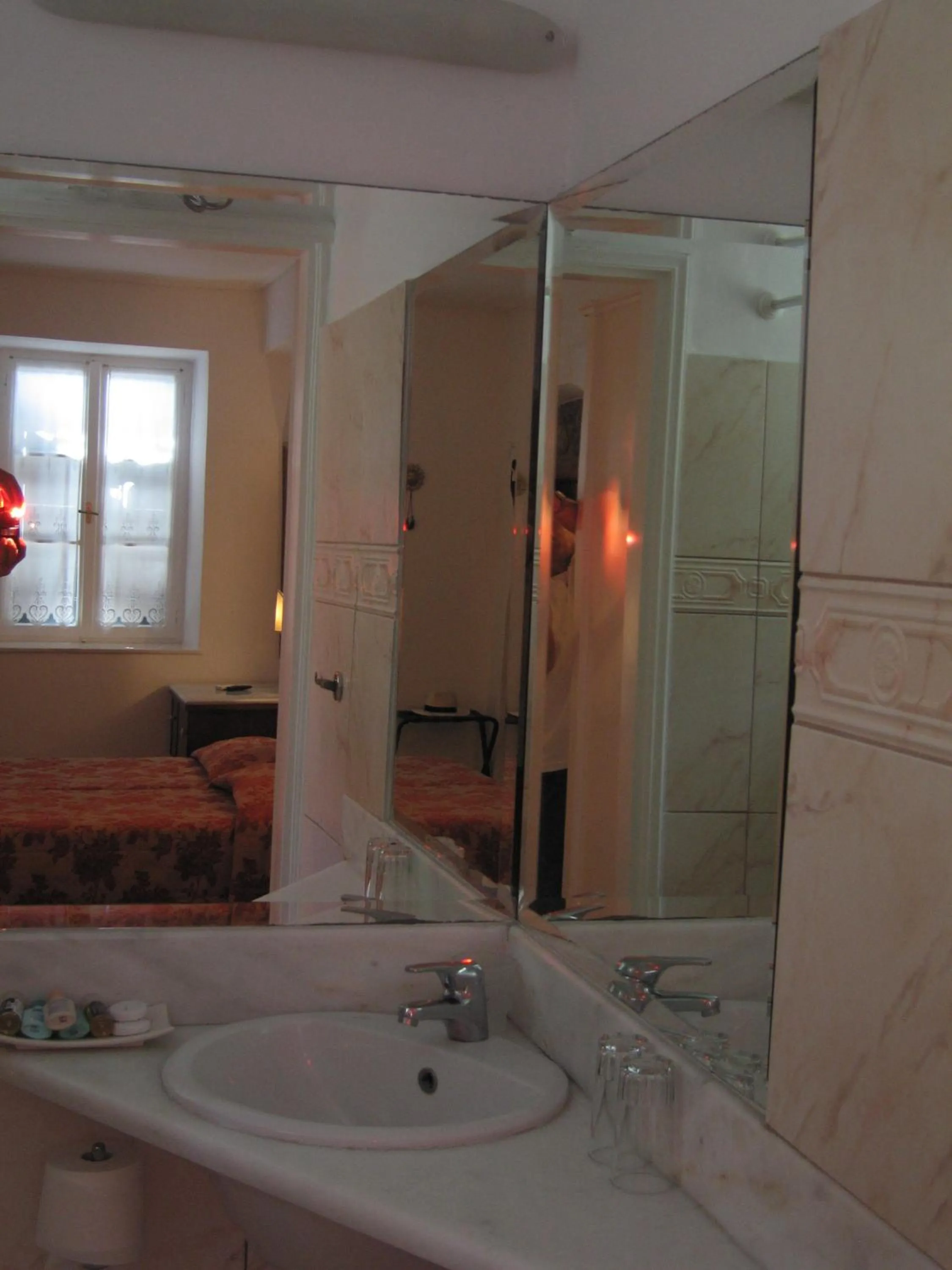 Bathroom in Mistral Hotel