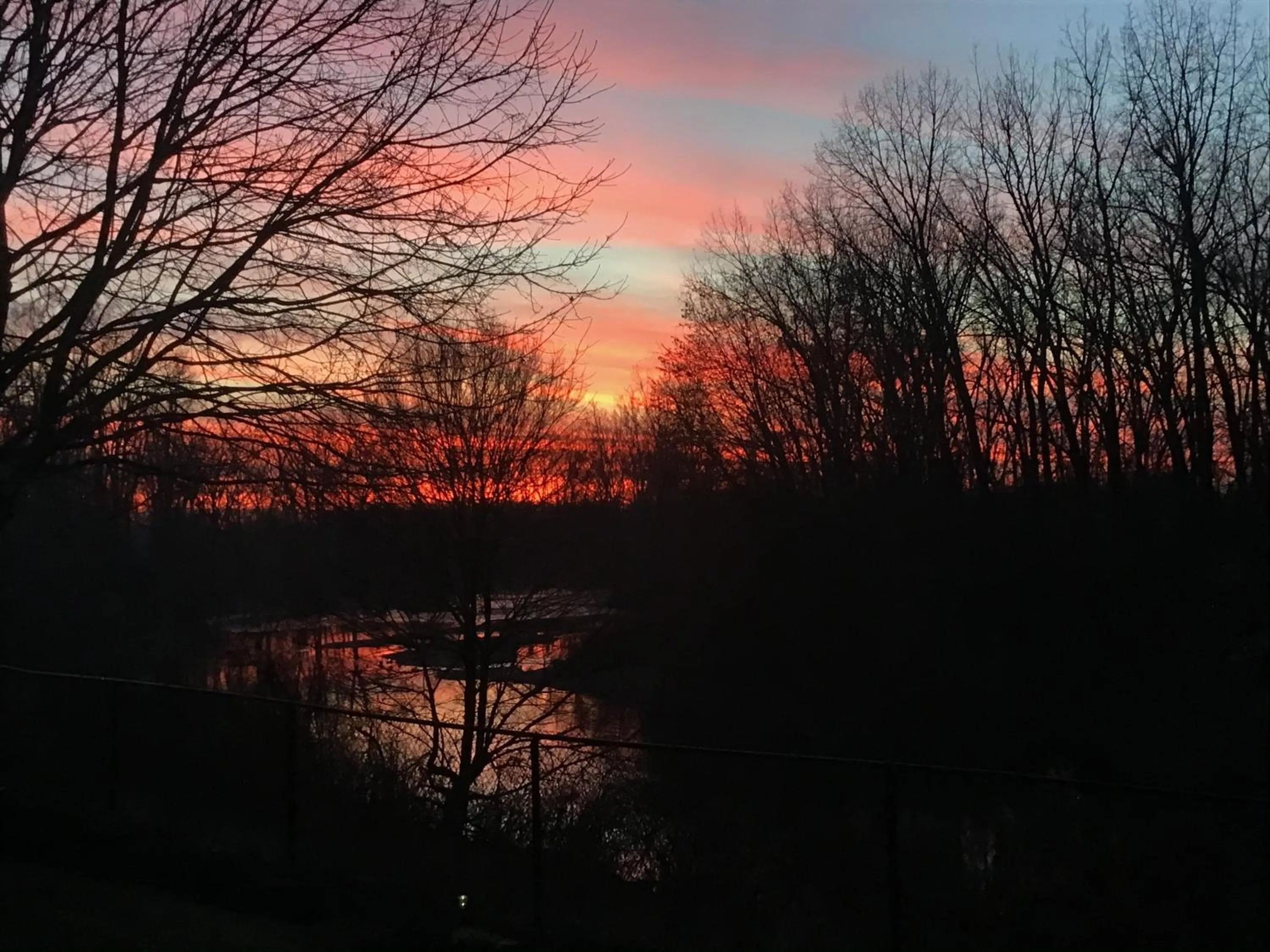 River view in Cozy Luxury on the Thames in Ontario!