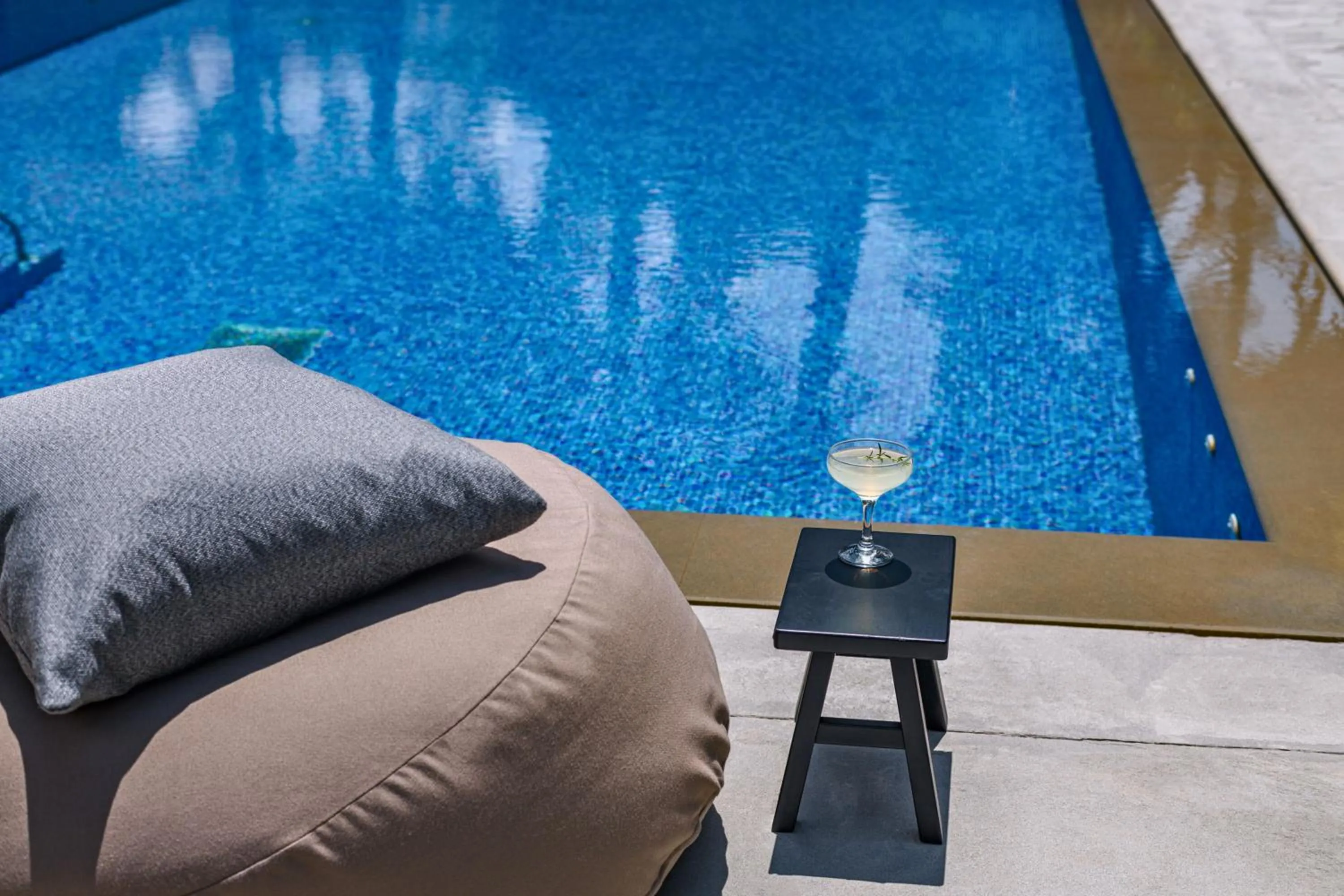 Swimming pool in Life Gallery Athens