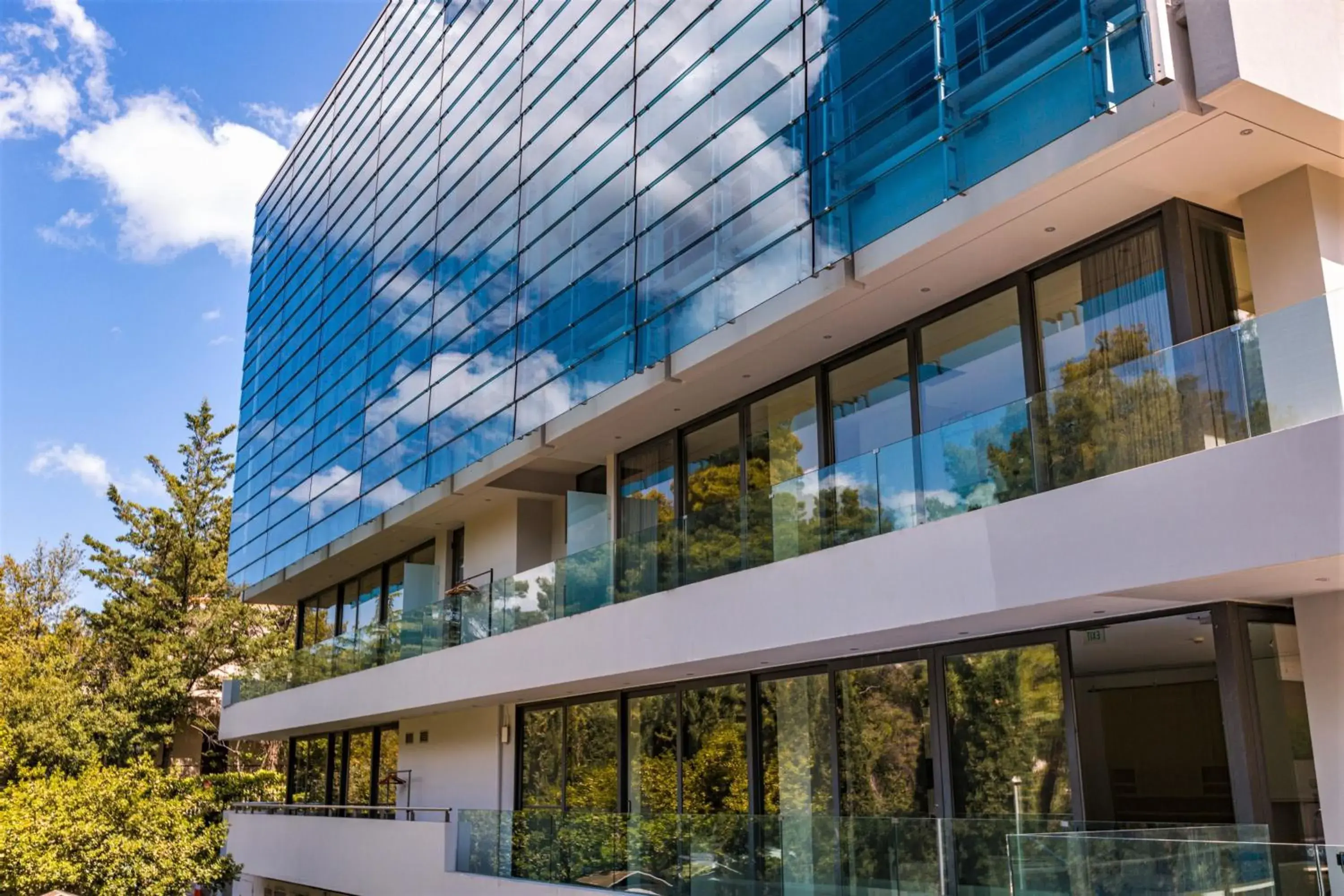 Property building in Life Gallery Athens Property building in Life Gallery Athens